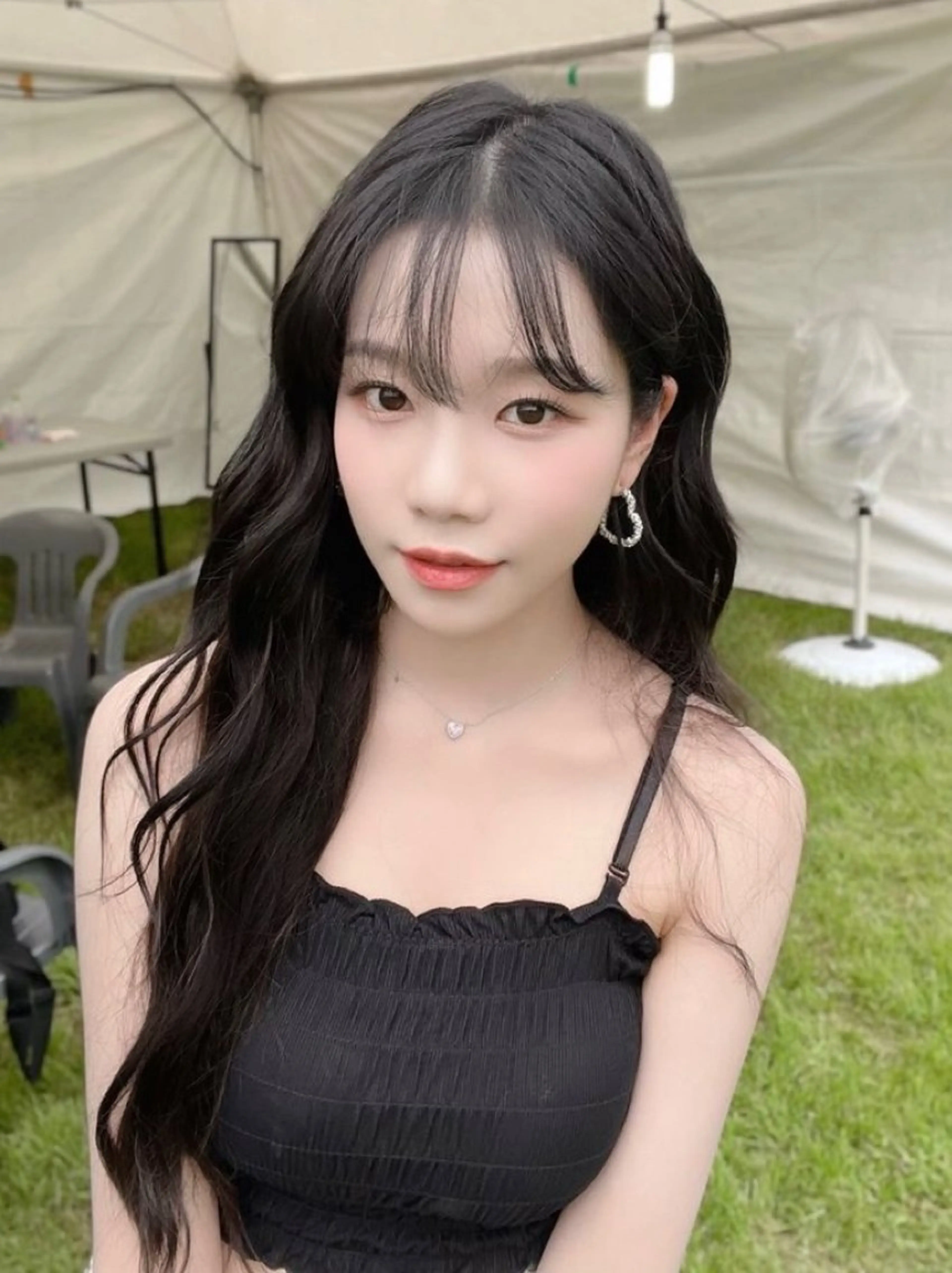 ロング ヘアアレンジ ヘアカラー トリートメント ヘアセット 寒色アイドルカラー JUNOチナツのヘアスタイル