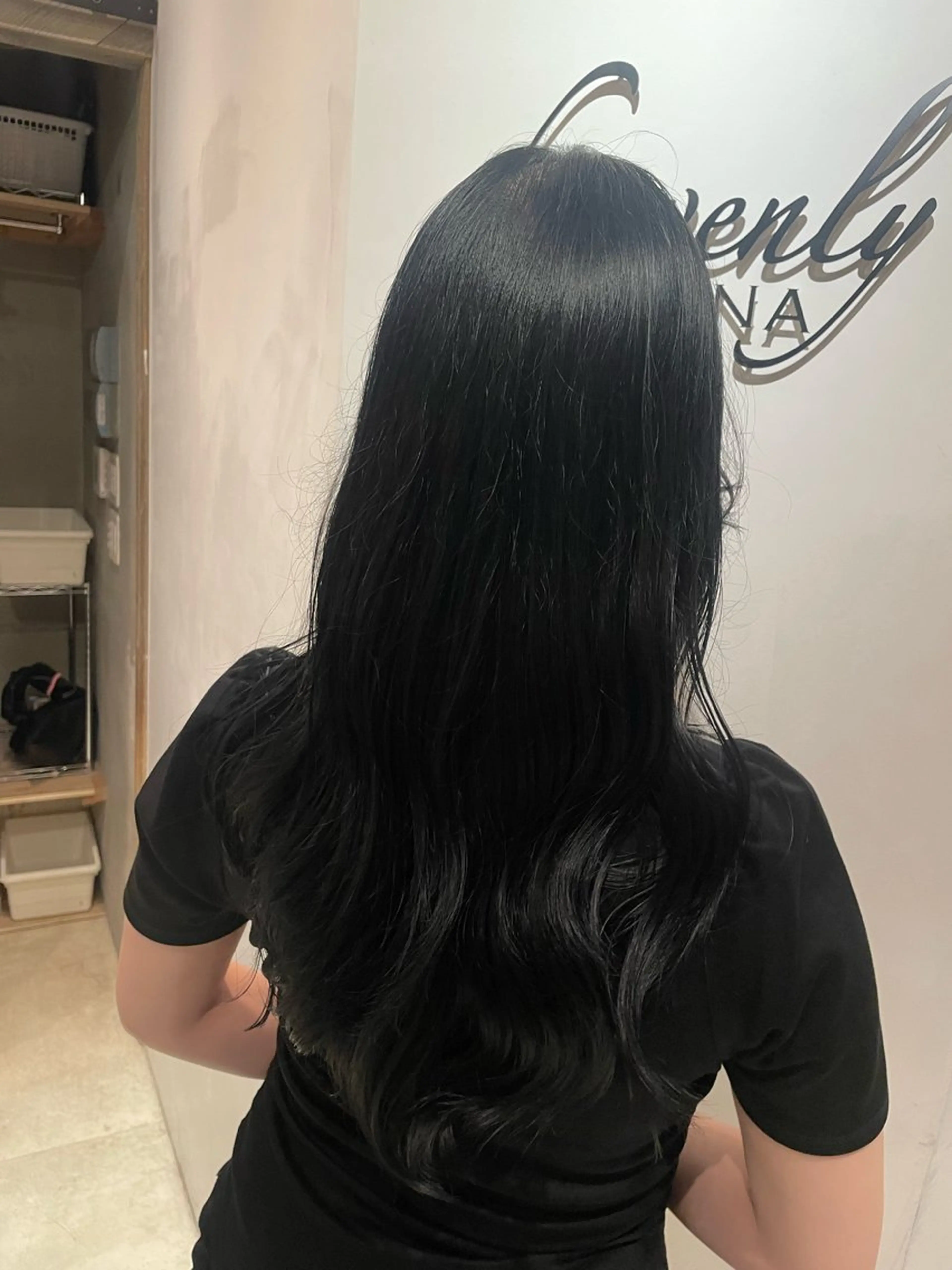 セミロング カラー NA NAのヘアスタイル