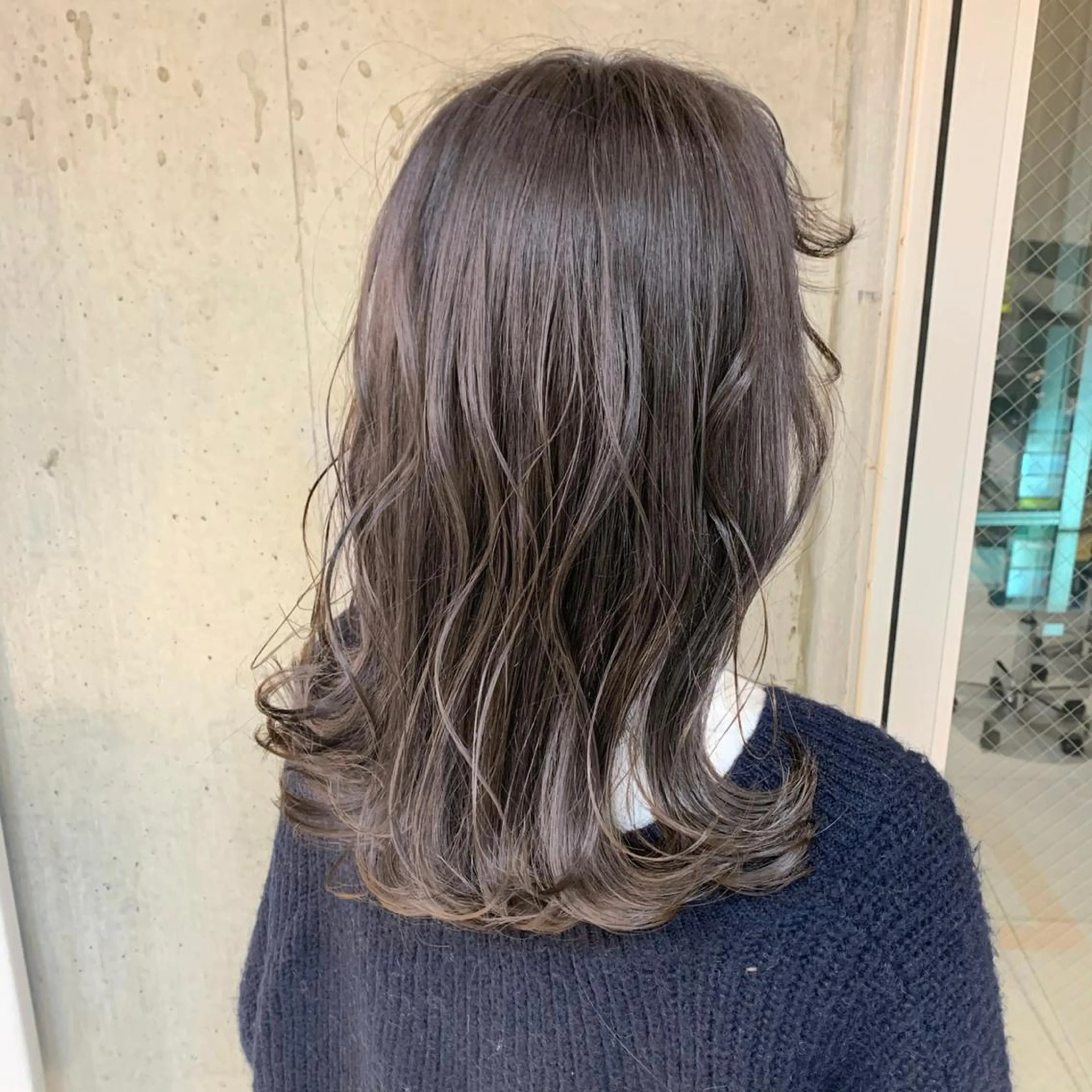 セミロング カラー 透明感カラー グレージュ ハイライトカラー ハイライト グレージュ 小林　遼のヘアスタイル
