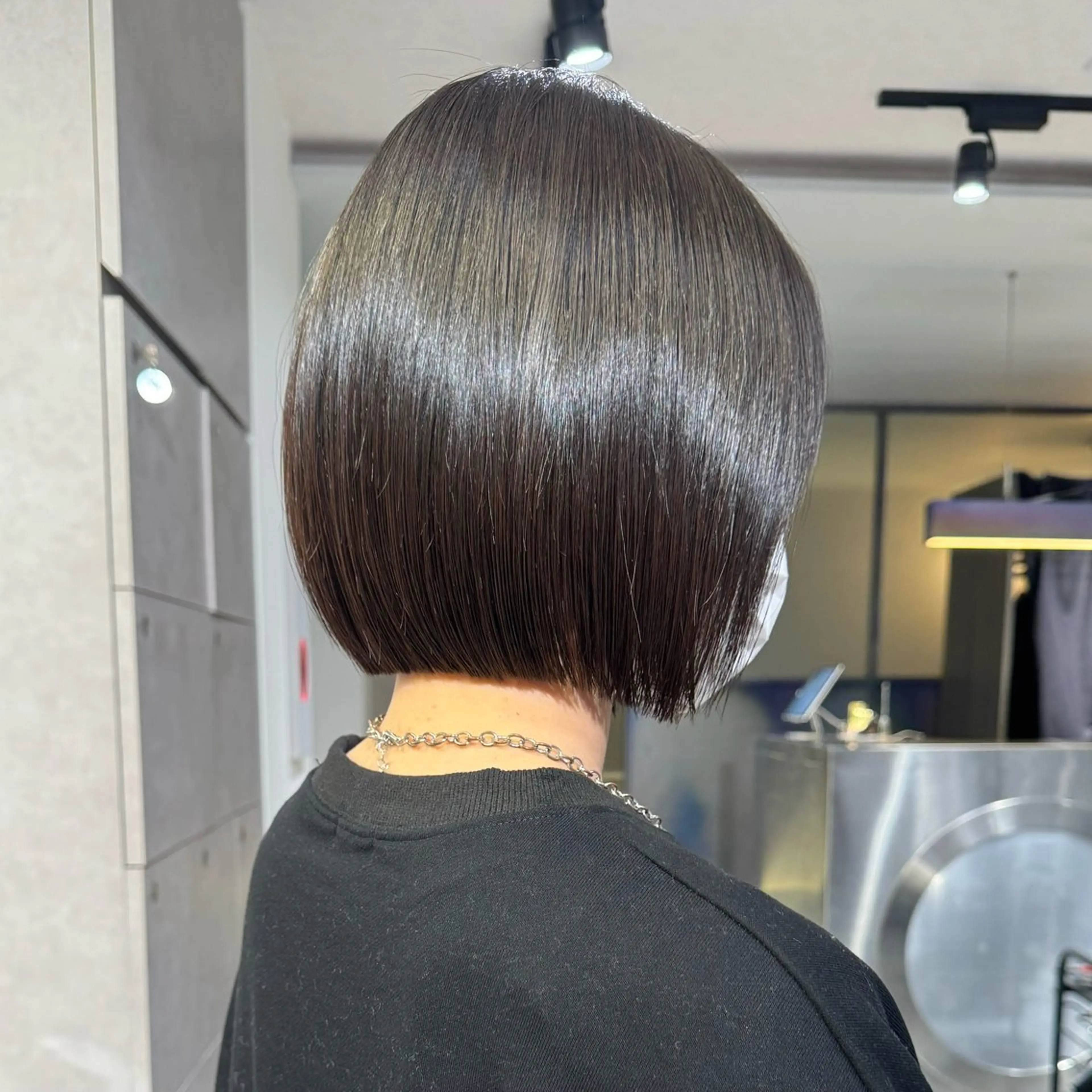 ミディアム カラー 切りっぱなしボブ 黒髪 ボブ 髪質改善 韓国風ヘア カット 縮毛矯正 トリートメント GO TODAY シェアサロン 原宿Verno店所属・ブリーチ/髪質改善/ ボブ特化/よしきのヘアスタイル