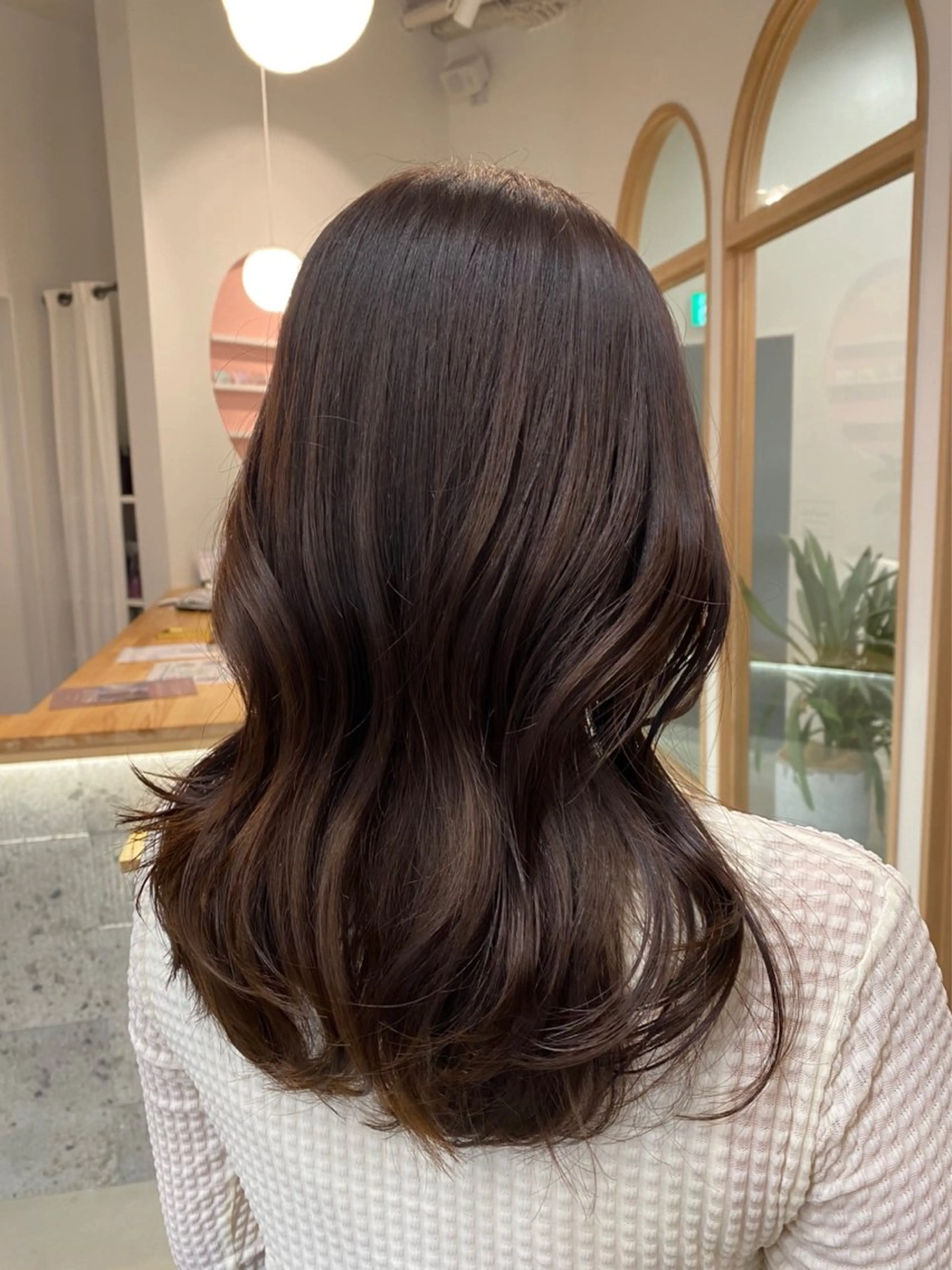 ロング チョコレートブラウン レイヤーカット カット ヘアカラー トリートメント sanae /透明感カラーのヘアスタイル