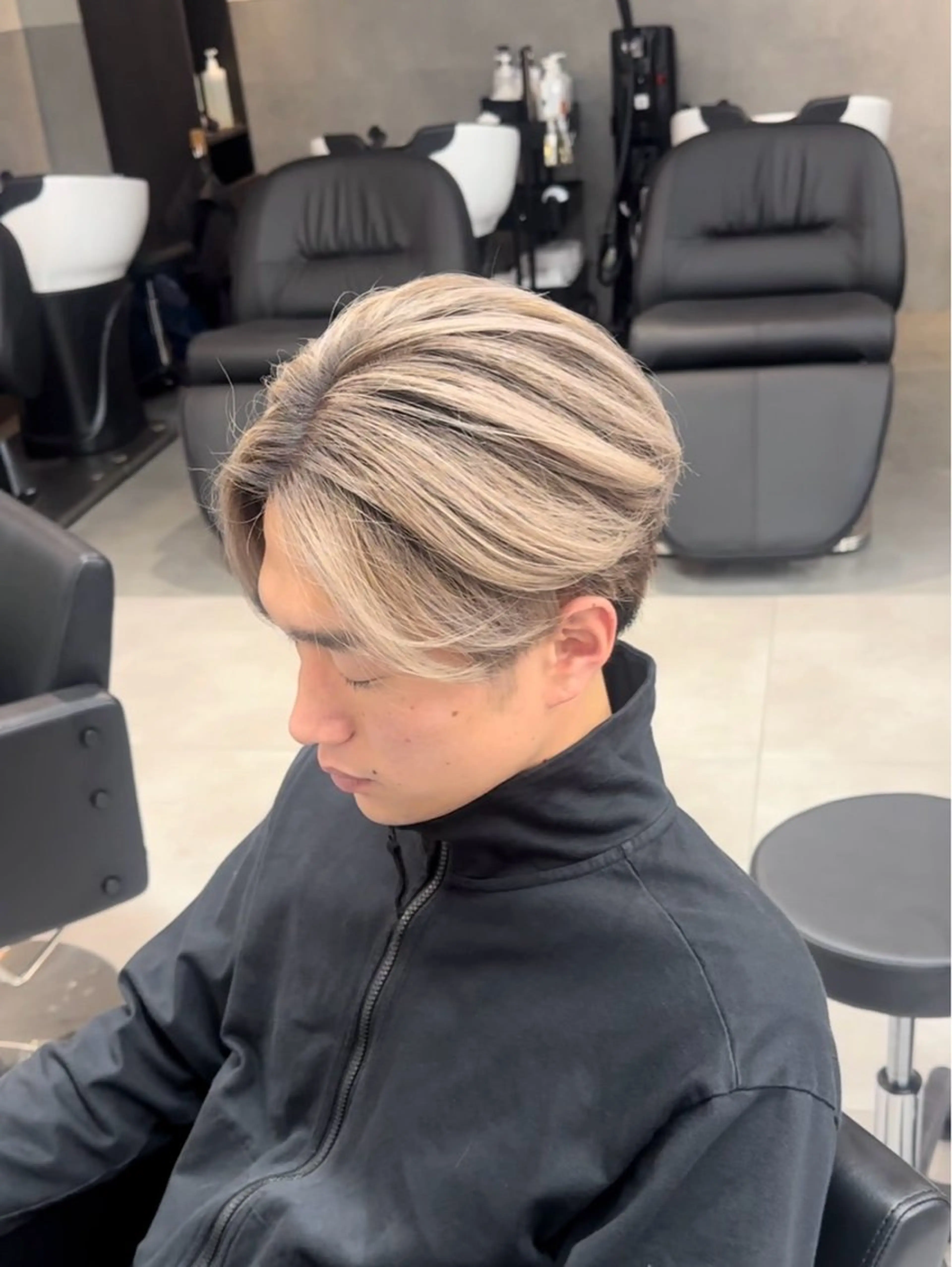 ショート カラー ブリーチ ケアブリーチ ダブルカラー イヤリングカラー ハイトーンカラー GISEL 小倉のヘアスタイル