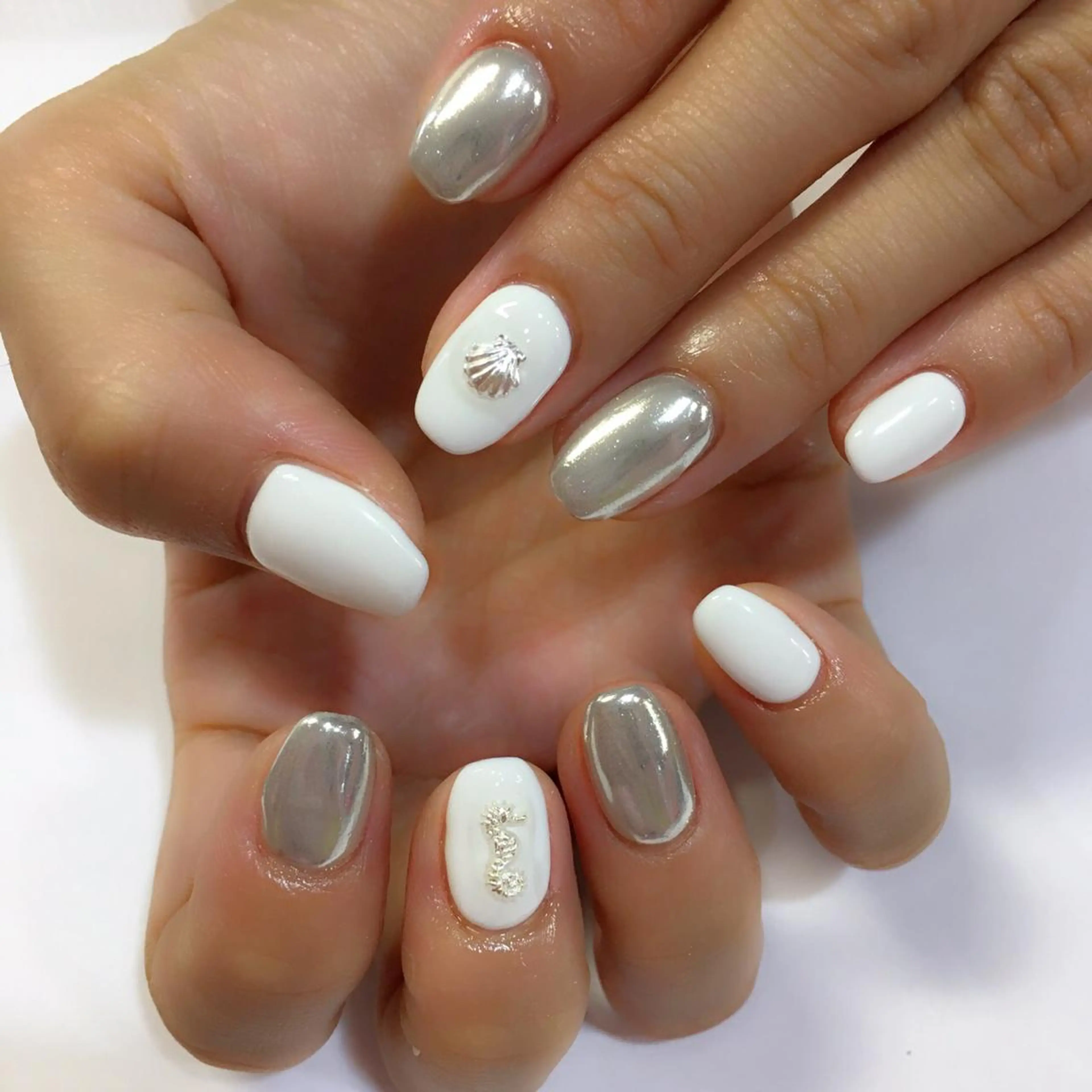 カラー パーマ ヘアアレンジ メンズ キッズ ネイル マツエク・マツパ NAILSGOGO shibuyaのネイルデザイン