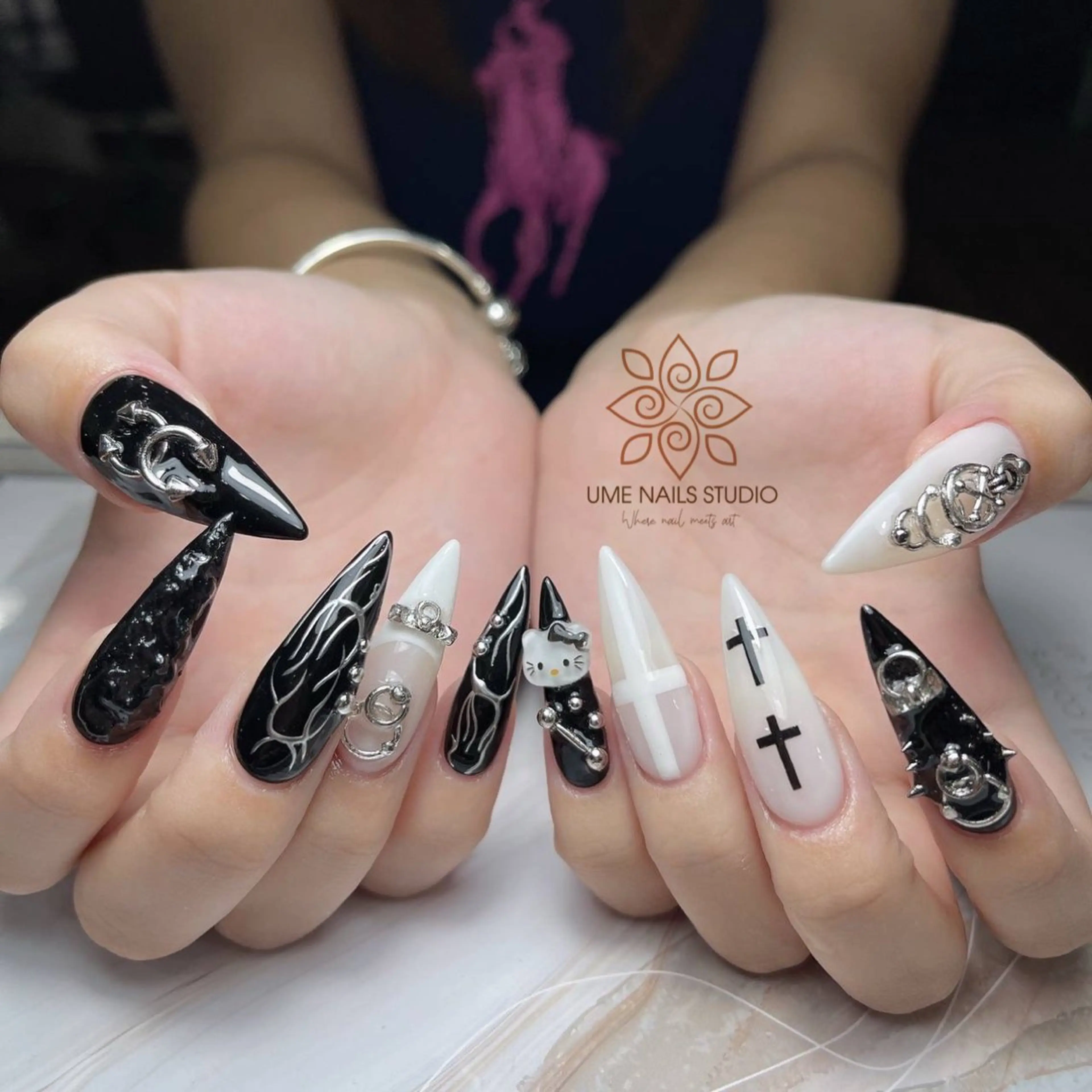 ネイル チークネイル クリアネイル ガーリー キラキラネイル 韓国ネイル ハンドネイル Ume Nail Studioのネイルデザイン