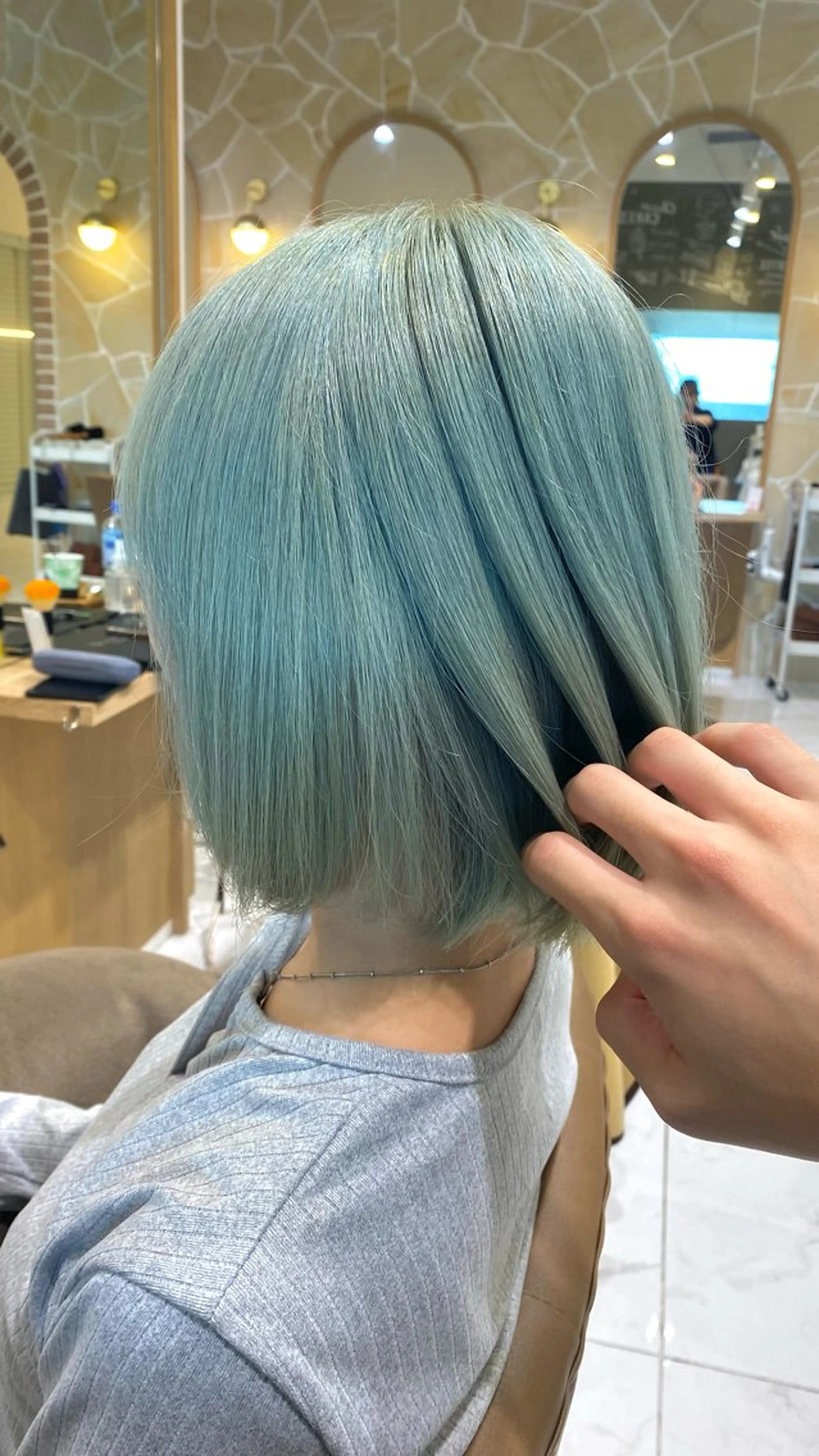 ショート カラー ブリーチ ミント 坂井 茅聖のヘアスタイル
