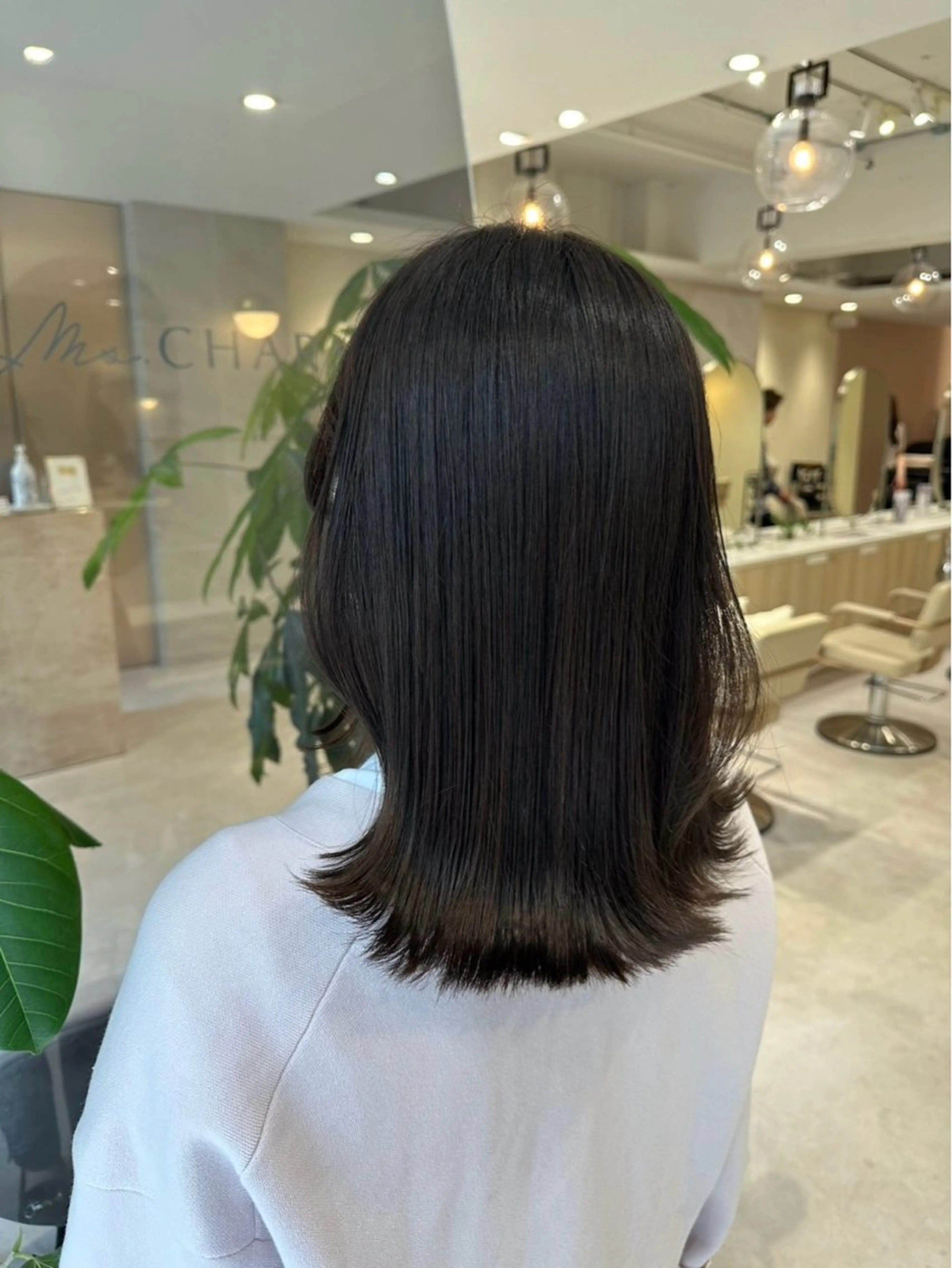 ミディアム カラー ダークグレー ダークグレージュ グレージュ くびれヘア カット ヘアカラー Ms.CHARM所属・透明感カラー🌿 グレージュ🐺陽介のヘアスタイル