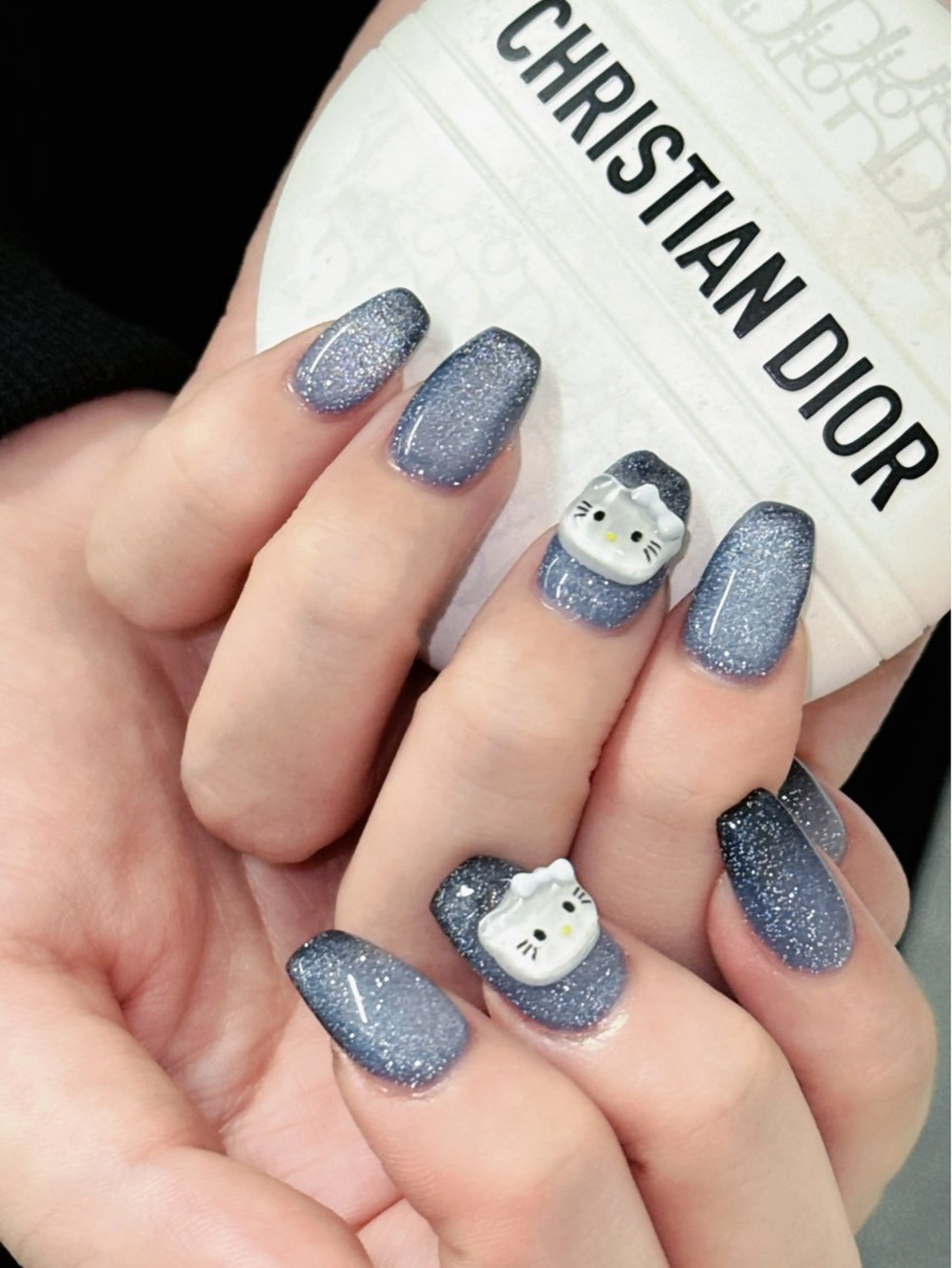 ネイル ハンドネイル グロー ネイルのネイルデザイン