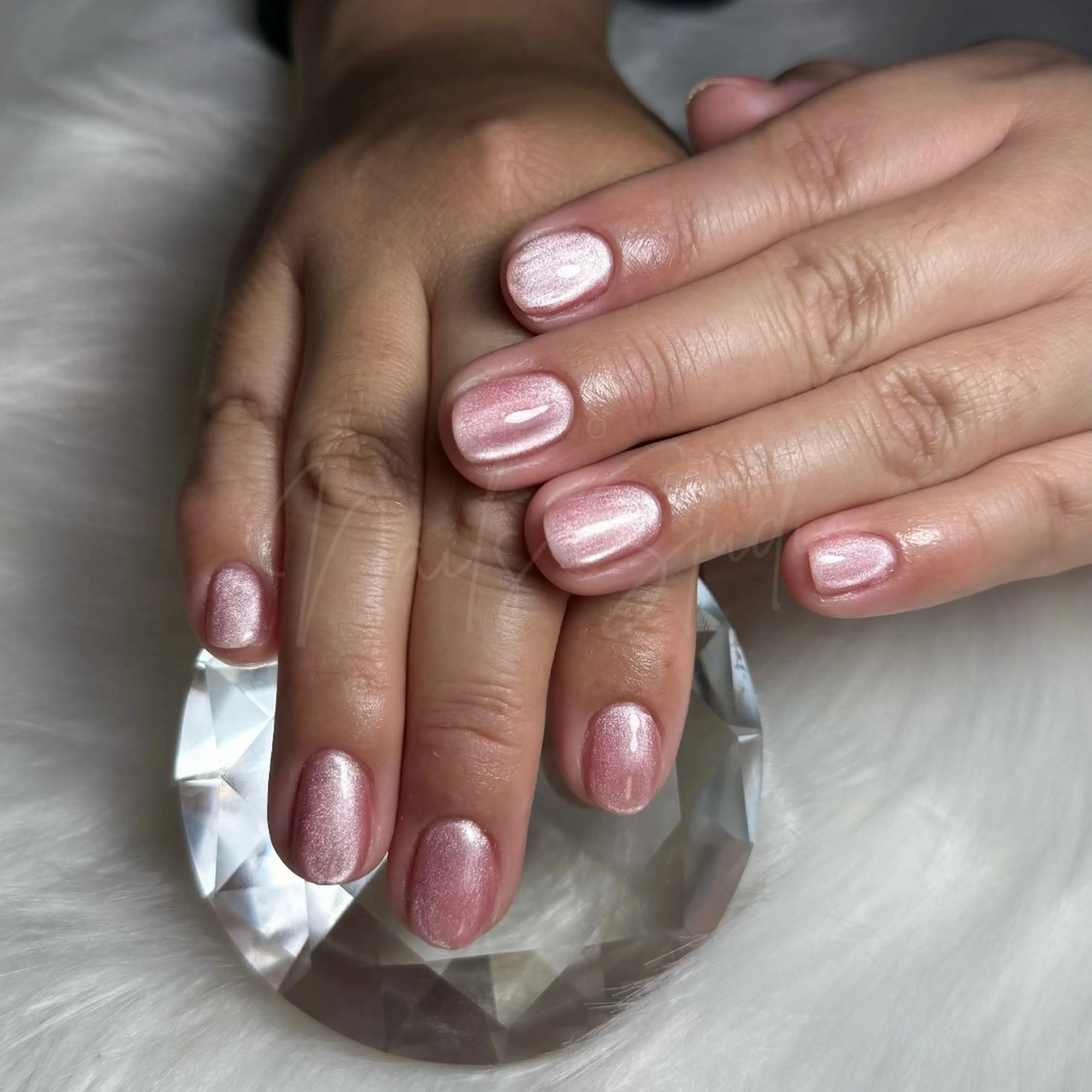 ネイル マグネットネイル ナオネイルサロン所属・オトヤ ナオミのネイルデザイン