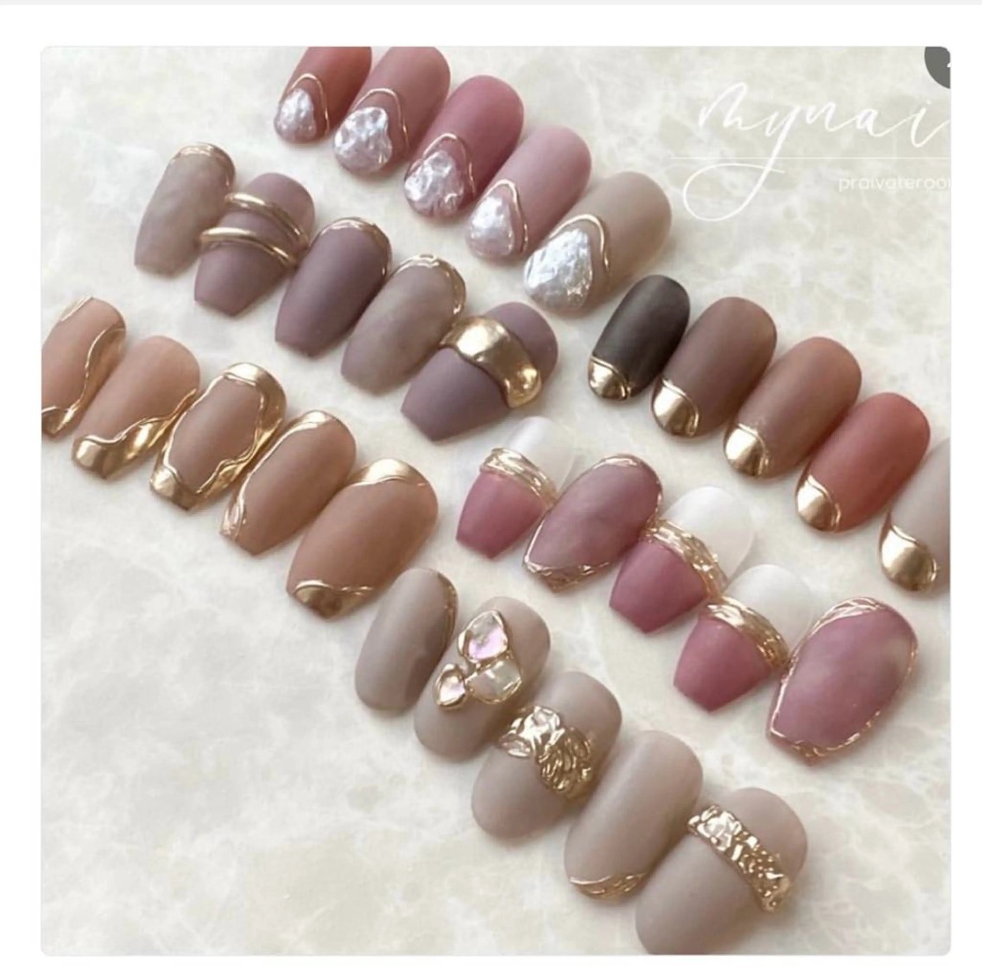 ミラーデザイン4本入り🎀(オフ込み)🌸の写真