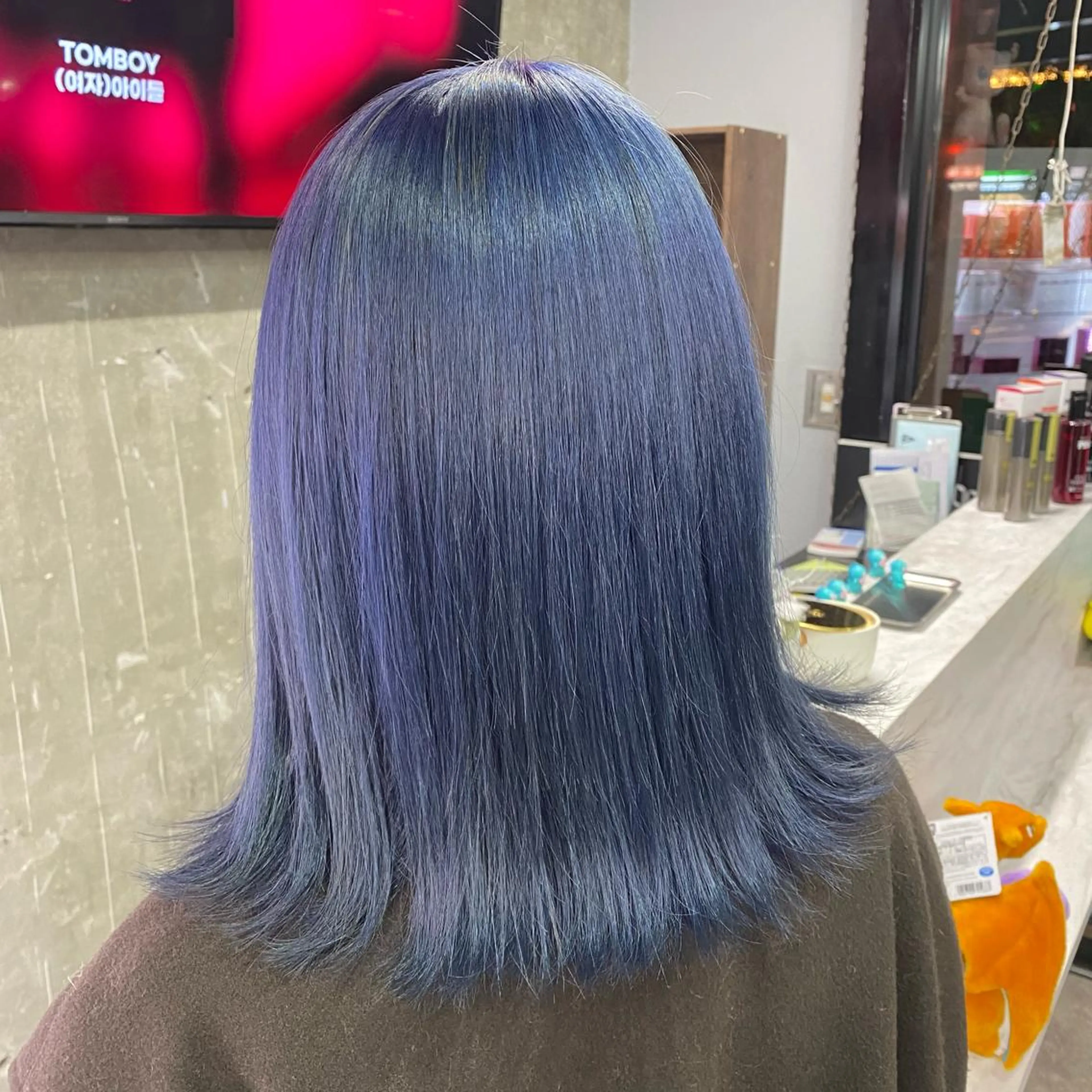 カラー ブルーカラー ネイビーカラー カット ヘアカラー Seleneコウキ ブリーチ/ハイトーンのヘアスタイル