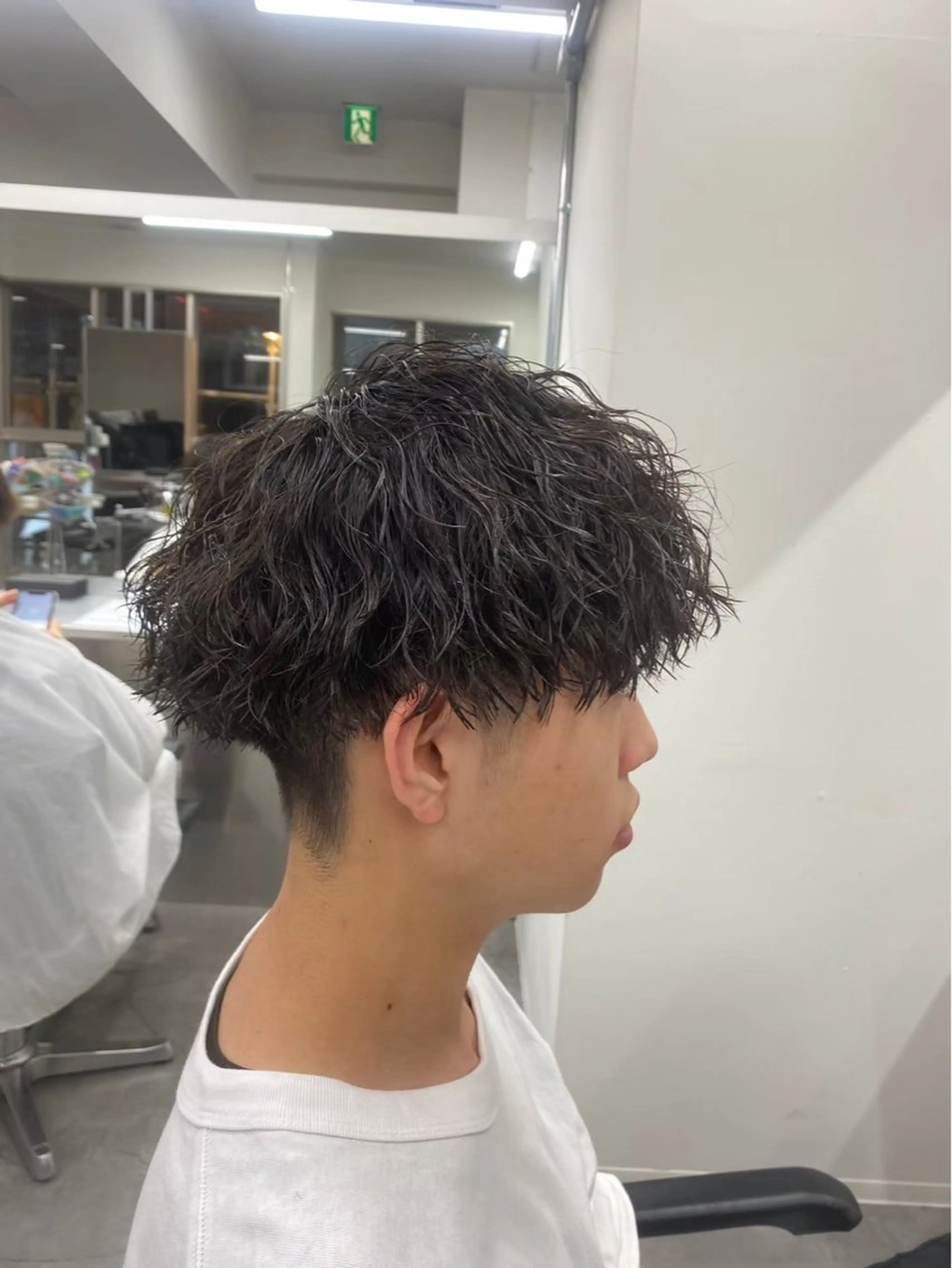 ショート パーマ メンズ カット パーマ ヘアセット 町田/波巻き/ シャドウ/メンズのヘアスタイル