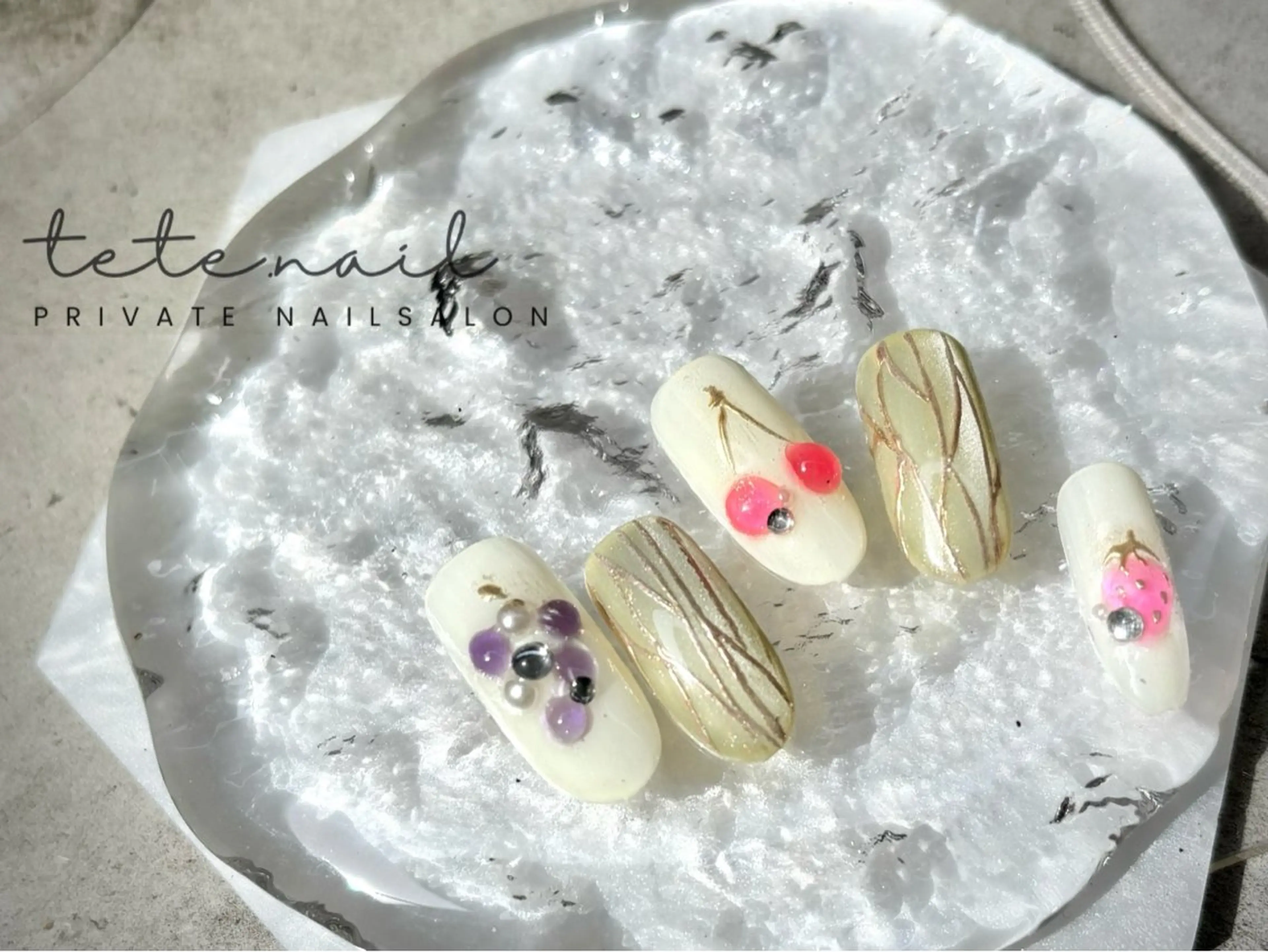ネイル マグネットネイル ミラーネイル ハンドネイル tete. nailのネイルデザイン