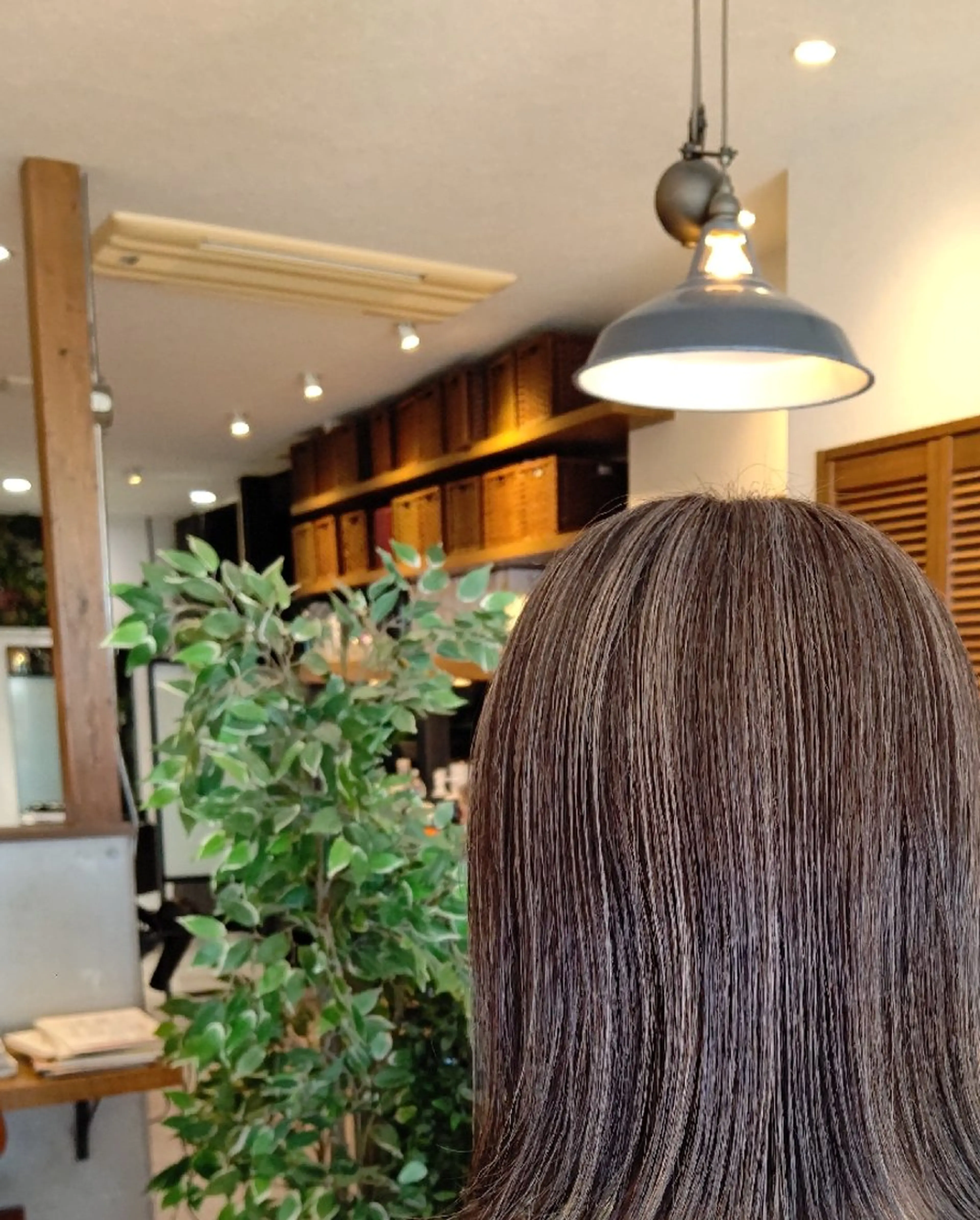 ミディアム ハイライト simon🩷半田 カットブリーチモデルのヘアスタイル