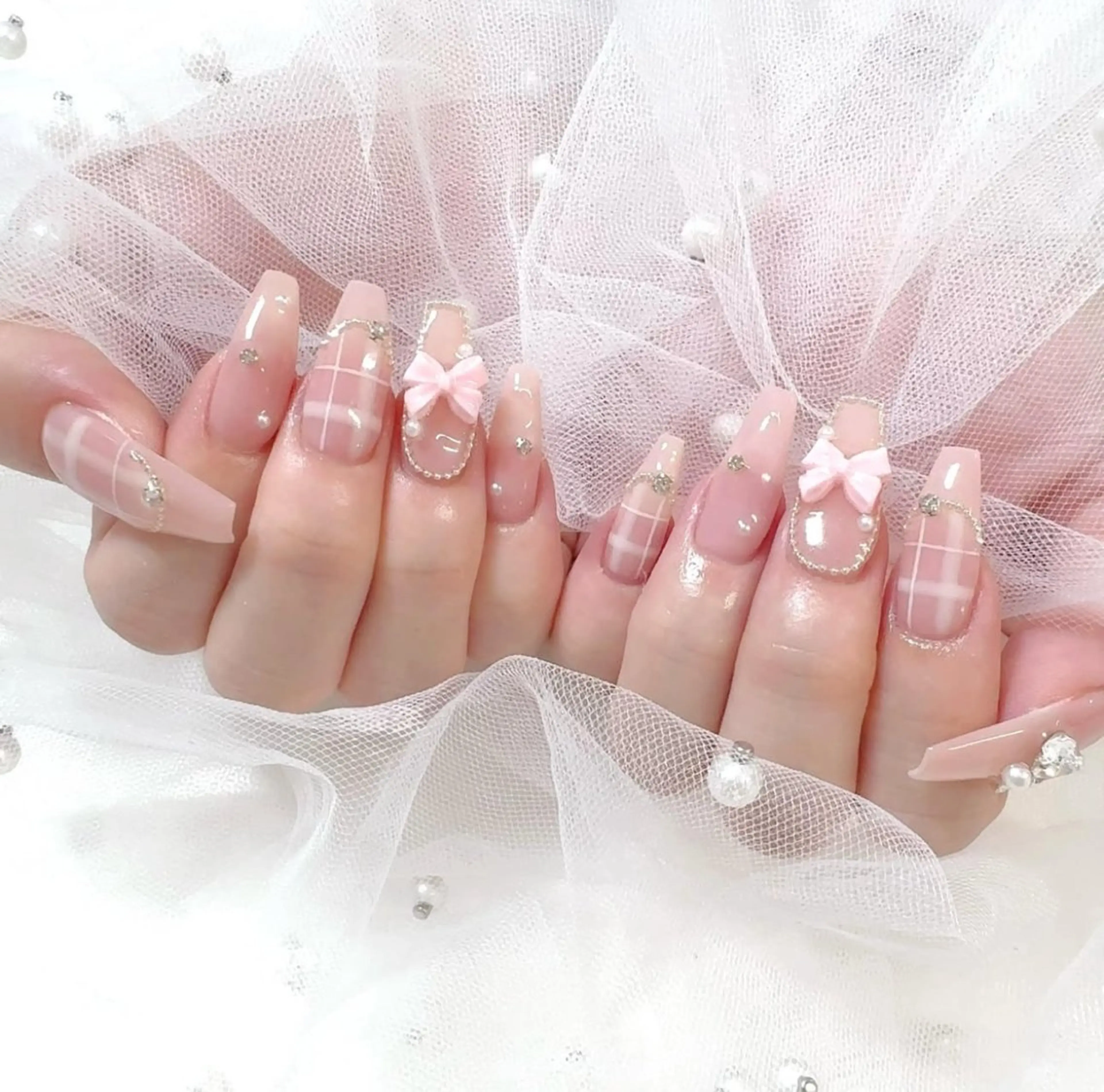 ネイル アニマル柄 オーロラネイル チークネイル フラッシュネイル ジェルネイル ハンドネイル Lina所属・Lina Nail Salonのネイルデザイン