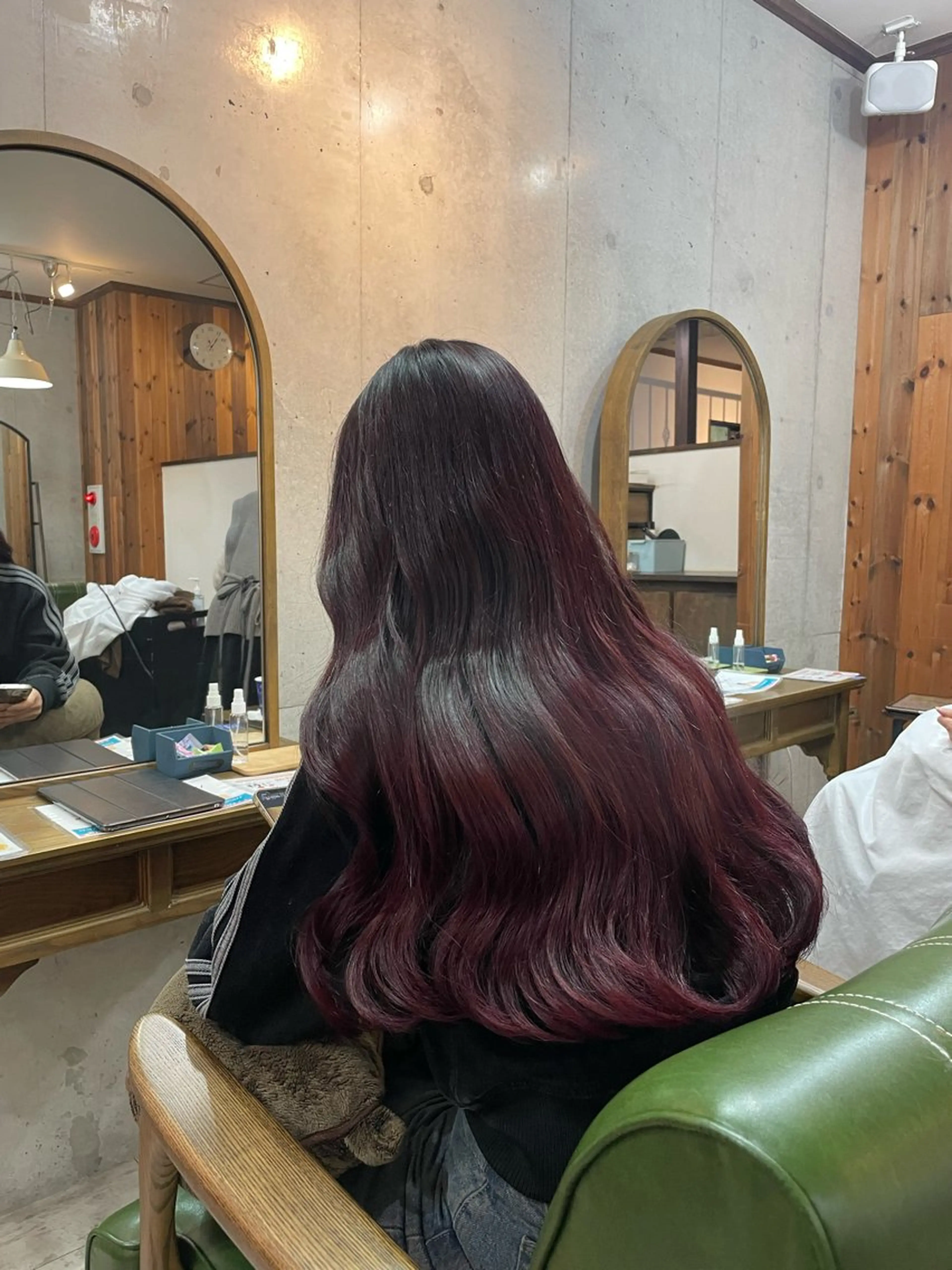 ロング ヘアカラー たけうち みずきのヘアスタイル