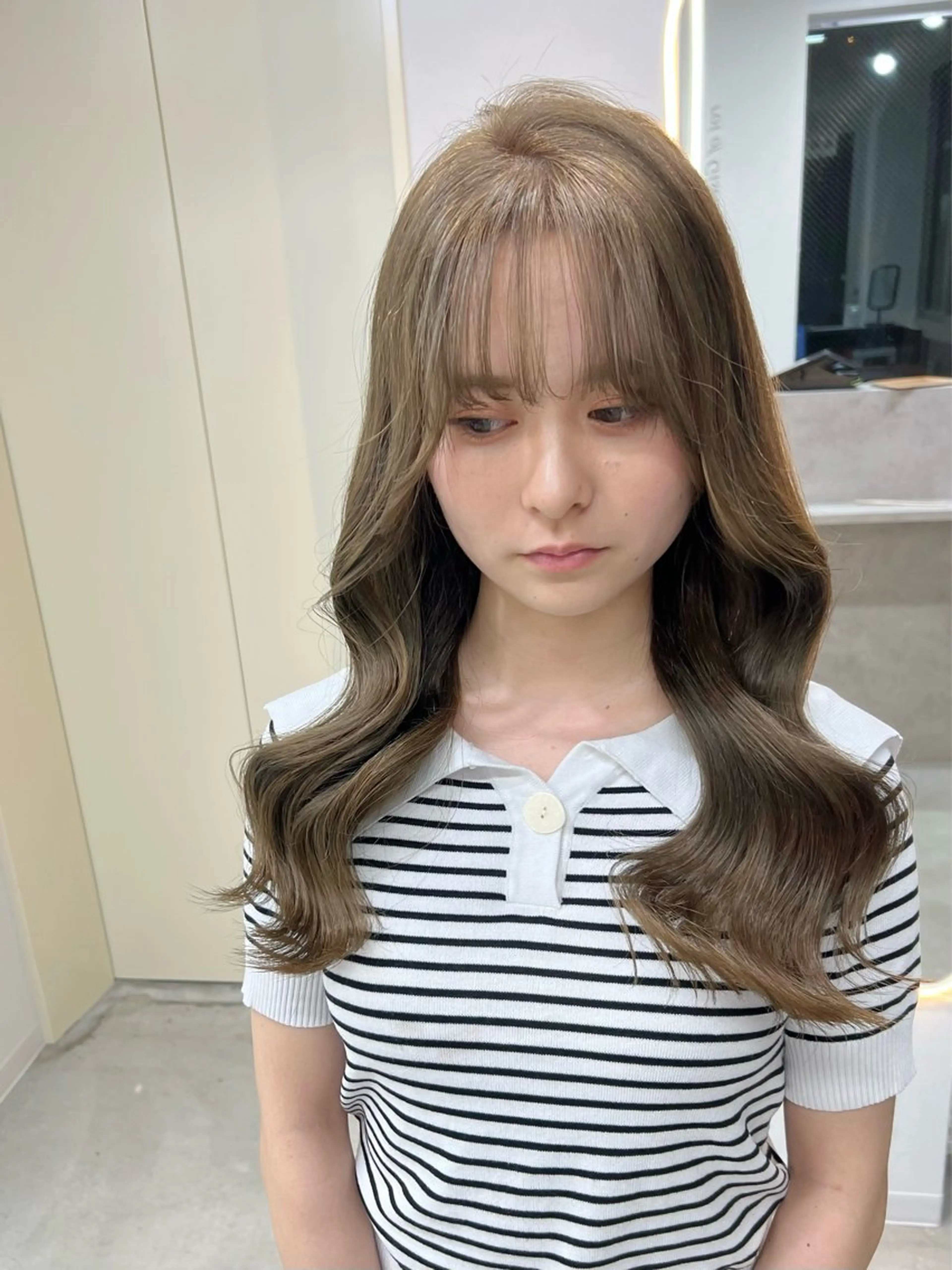 ロング ヘアカラー maya レイヤーカットのヘアスタイル