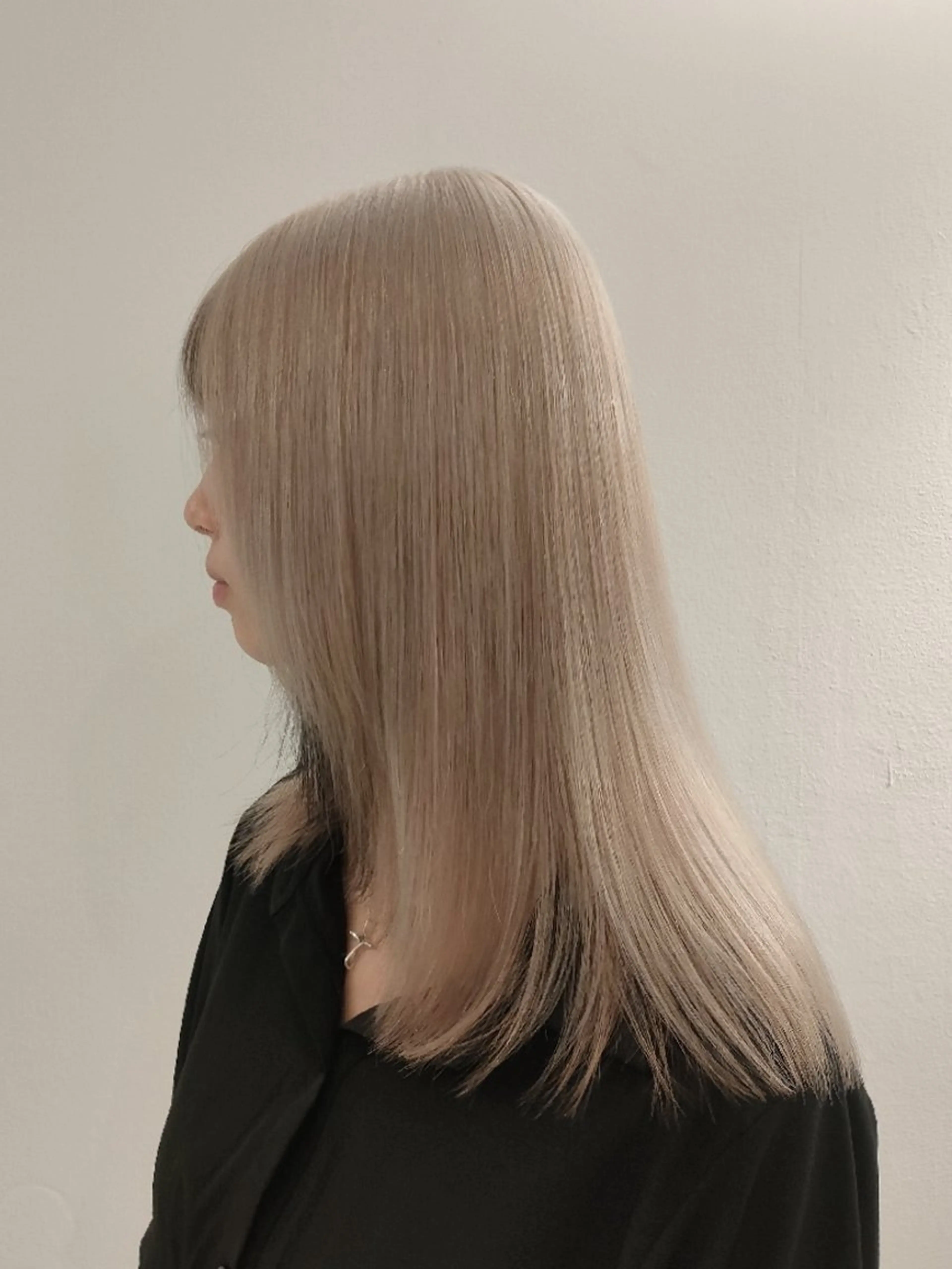 ロング カラー ブリーチ カット ヘアカラー トリートメント ❁︎NOAN❁︎ 似合わせカットのヘアスタイル