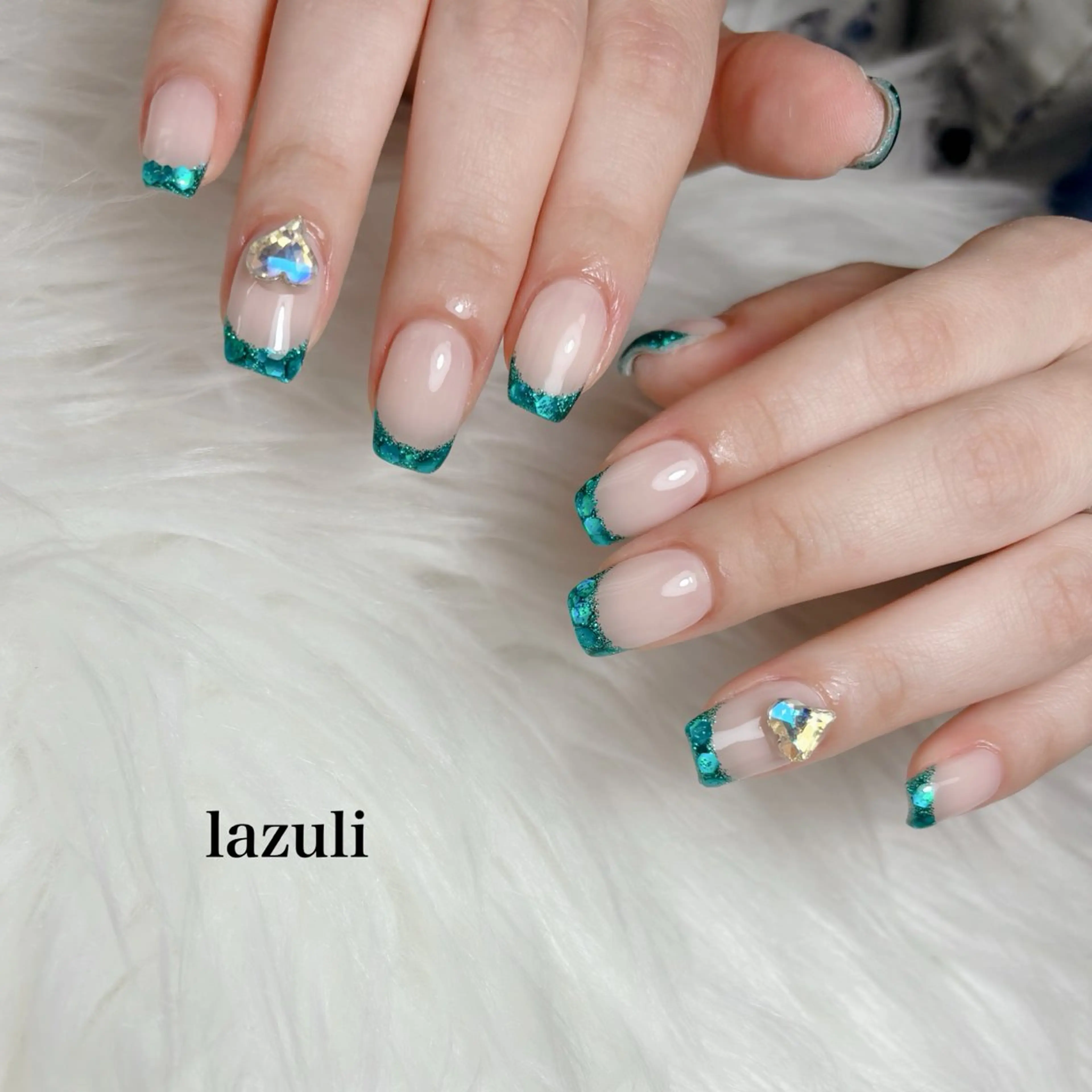 ミディアム ハンドネイル Lazuli 💎のネイルデザイン