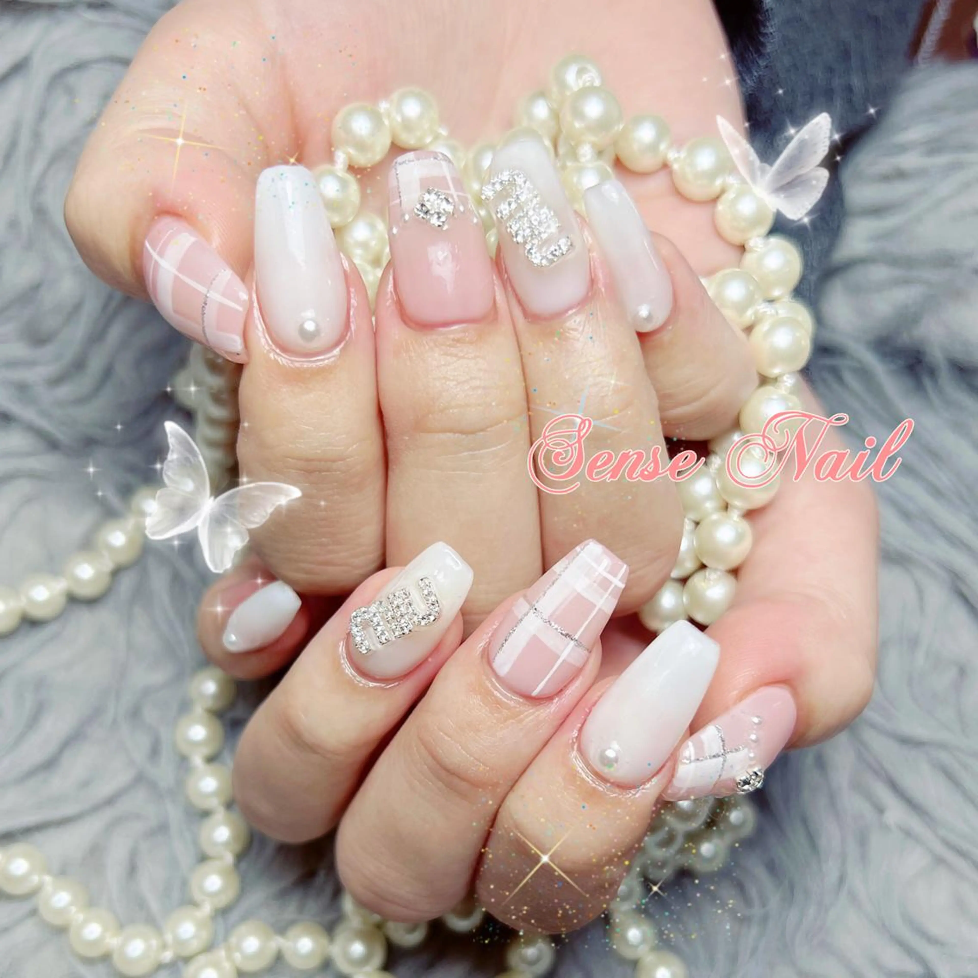 ネイル ハンドネイル ハンドケア Queenie 🦋のネイルデザイン