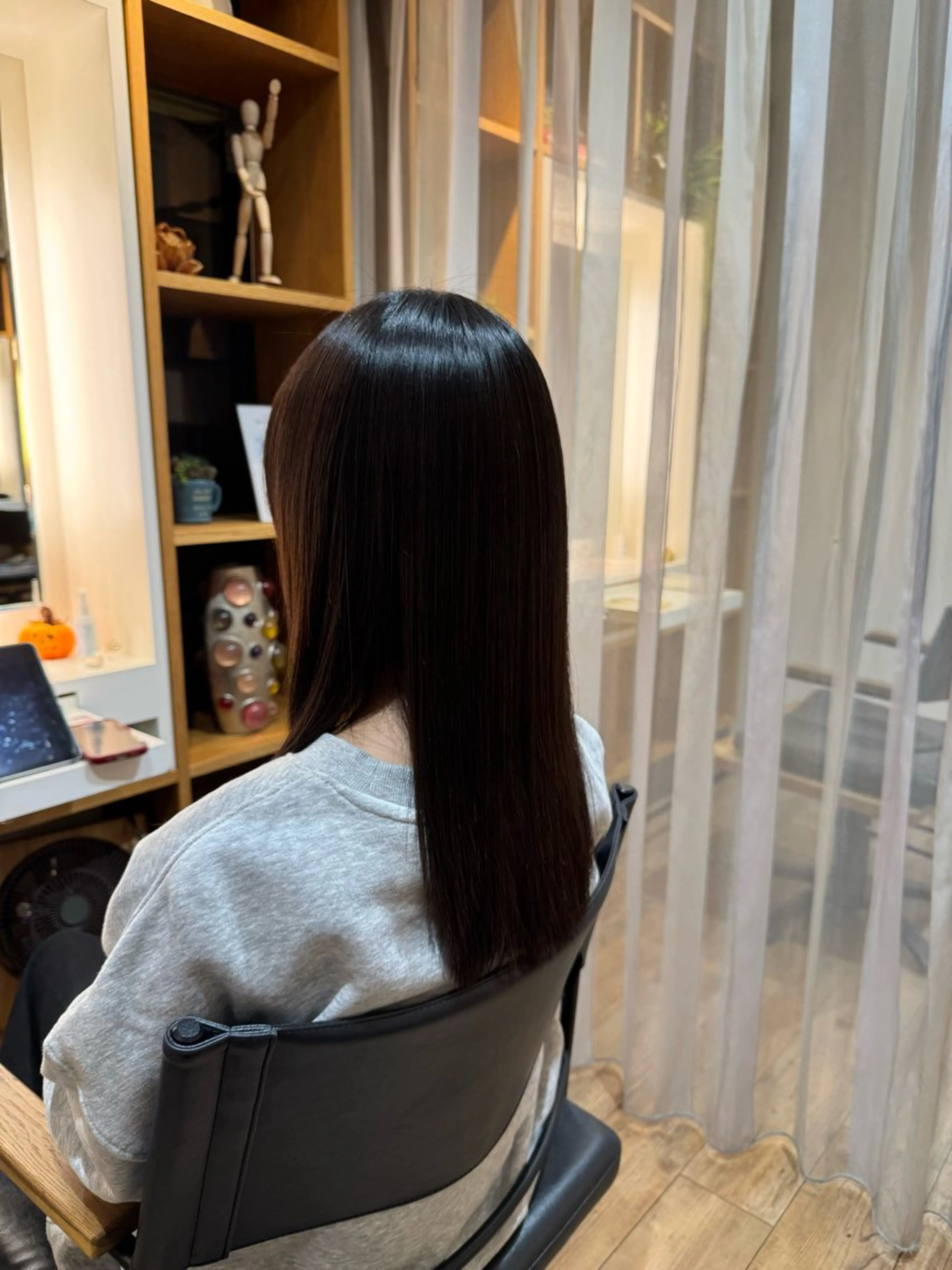 セミロング カット 縮毛矯正 トリートメント afloatkobe所属・美髪/髪質改善 川口凌弥のヘアスタイル