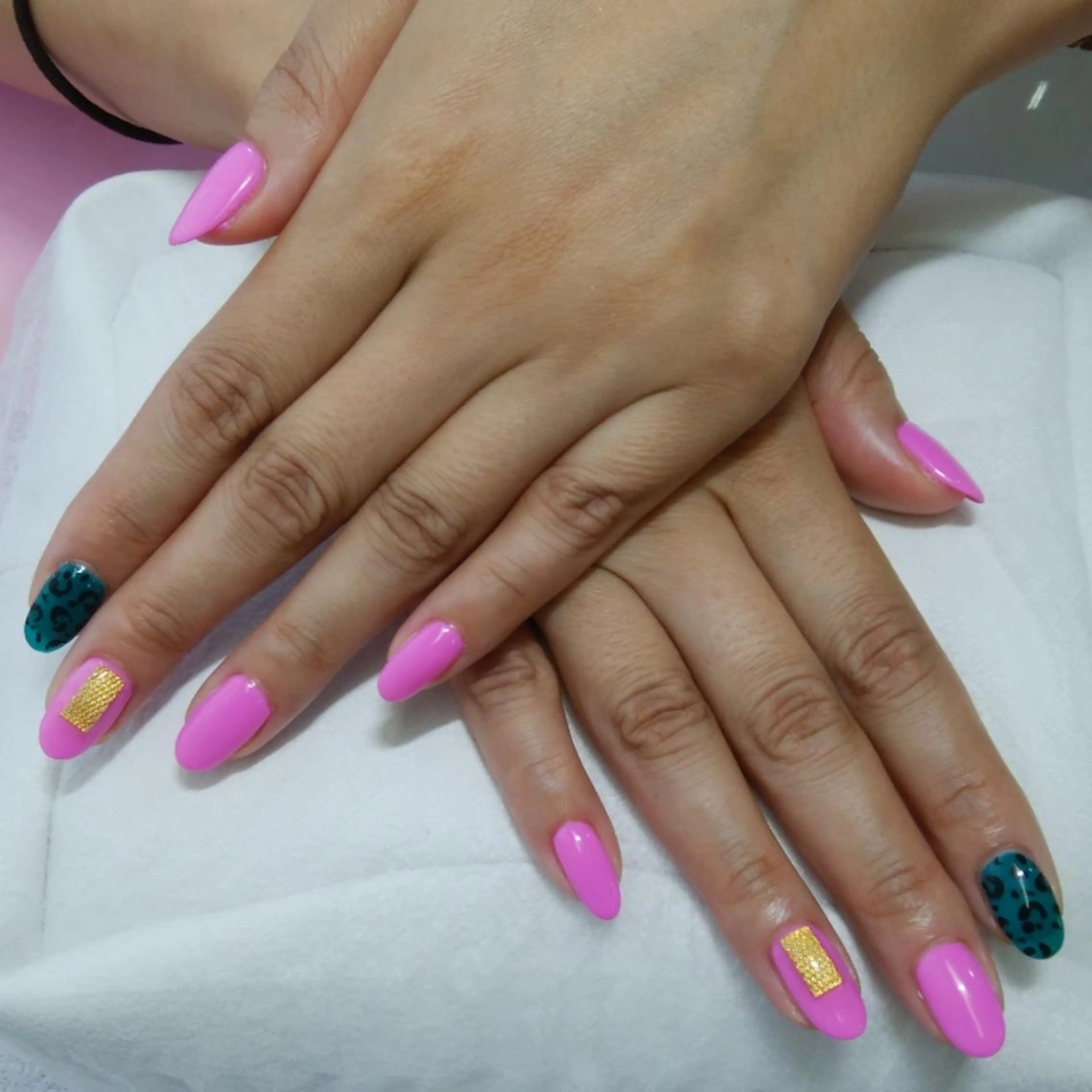 ネイル アニマル柄 クリアネイル リラクゼーション＆ネイル仙殊~センジュ~所属・senju 　のネイルデザイン