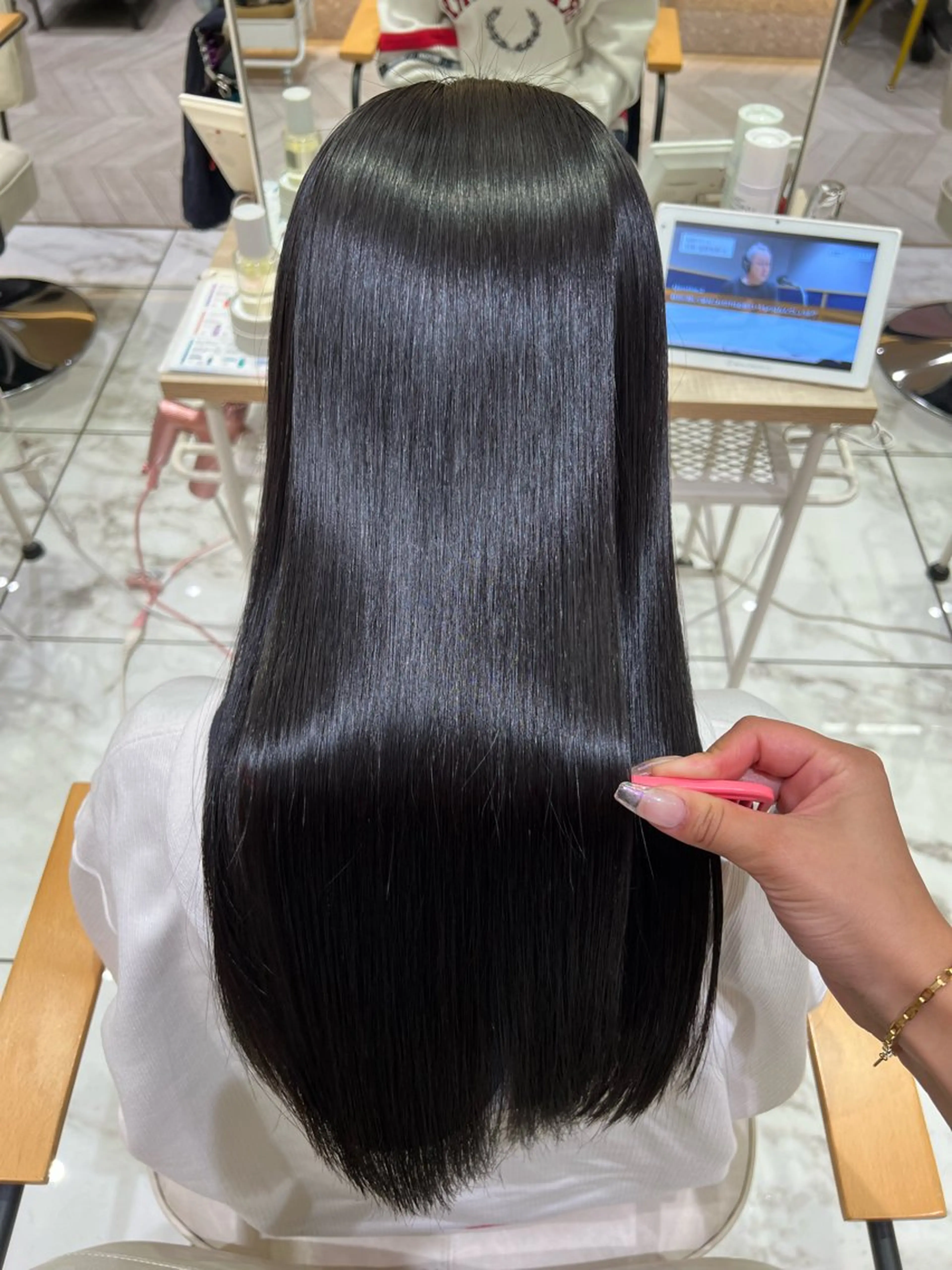 ロング 酸性ストレート カット 縮毛矯正 酸性ストレート人気 No,1/カスミ🩰のヘアスタイル