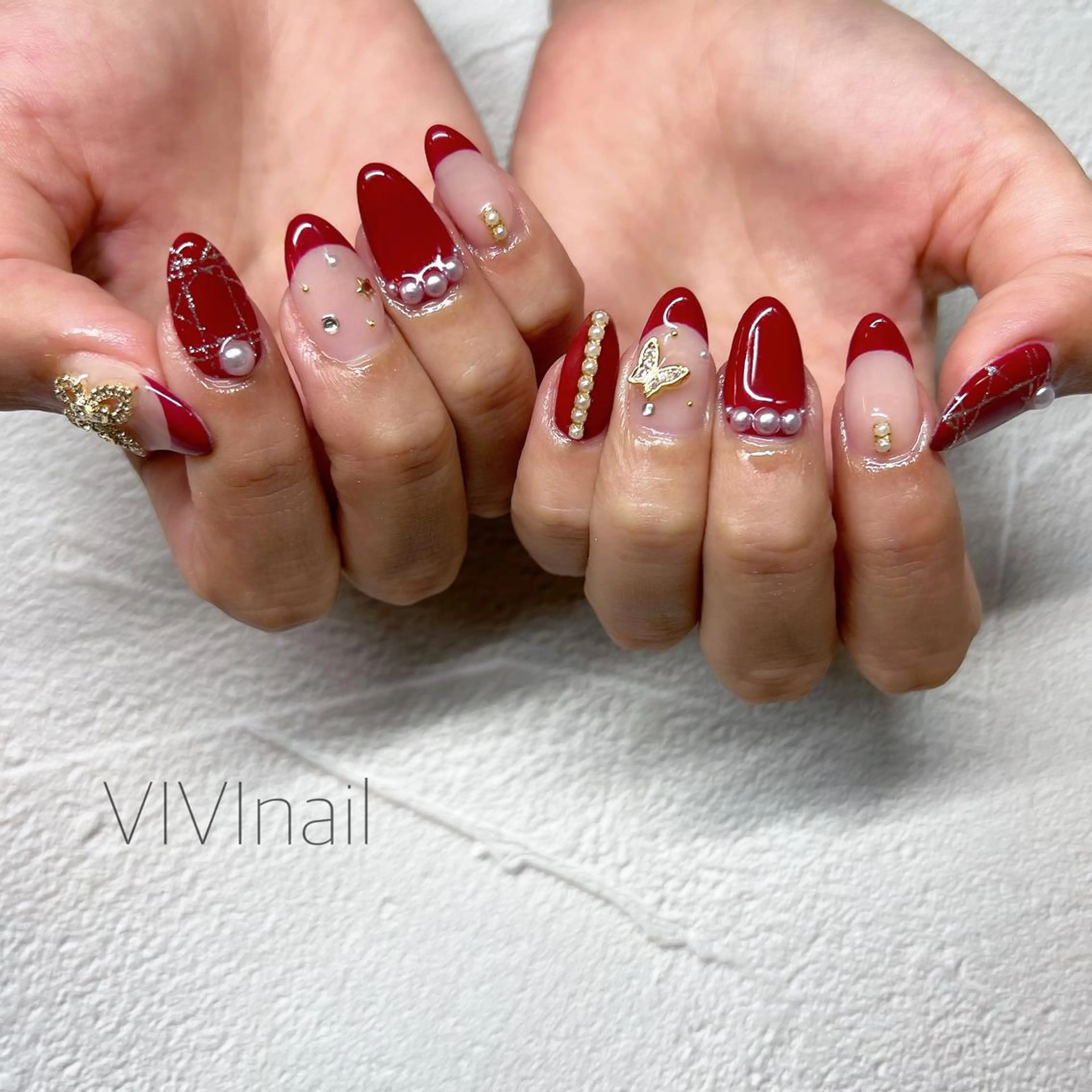 ネイル フレンチネイル クリスマス ハンドネイル vivi nailのネイルデザイン