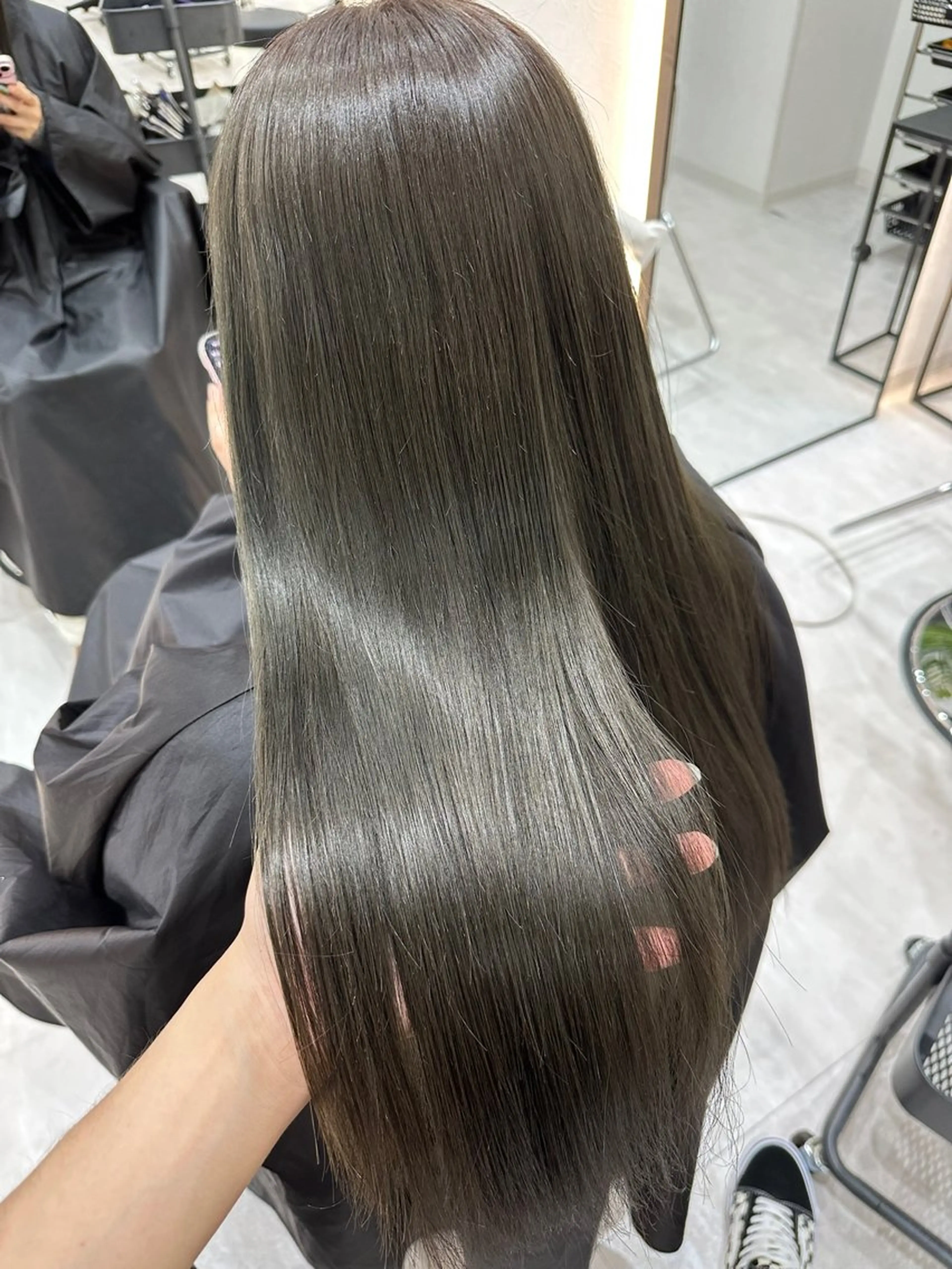 ロング カラー アッシュ ベージュカラー ブラウンカラー 透明感カラー グレージュ ヘアカラー 赤み消し/オリーブ カーキ/福田れんのヘアスタイル