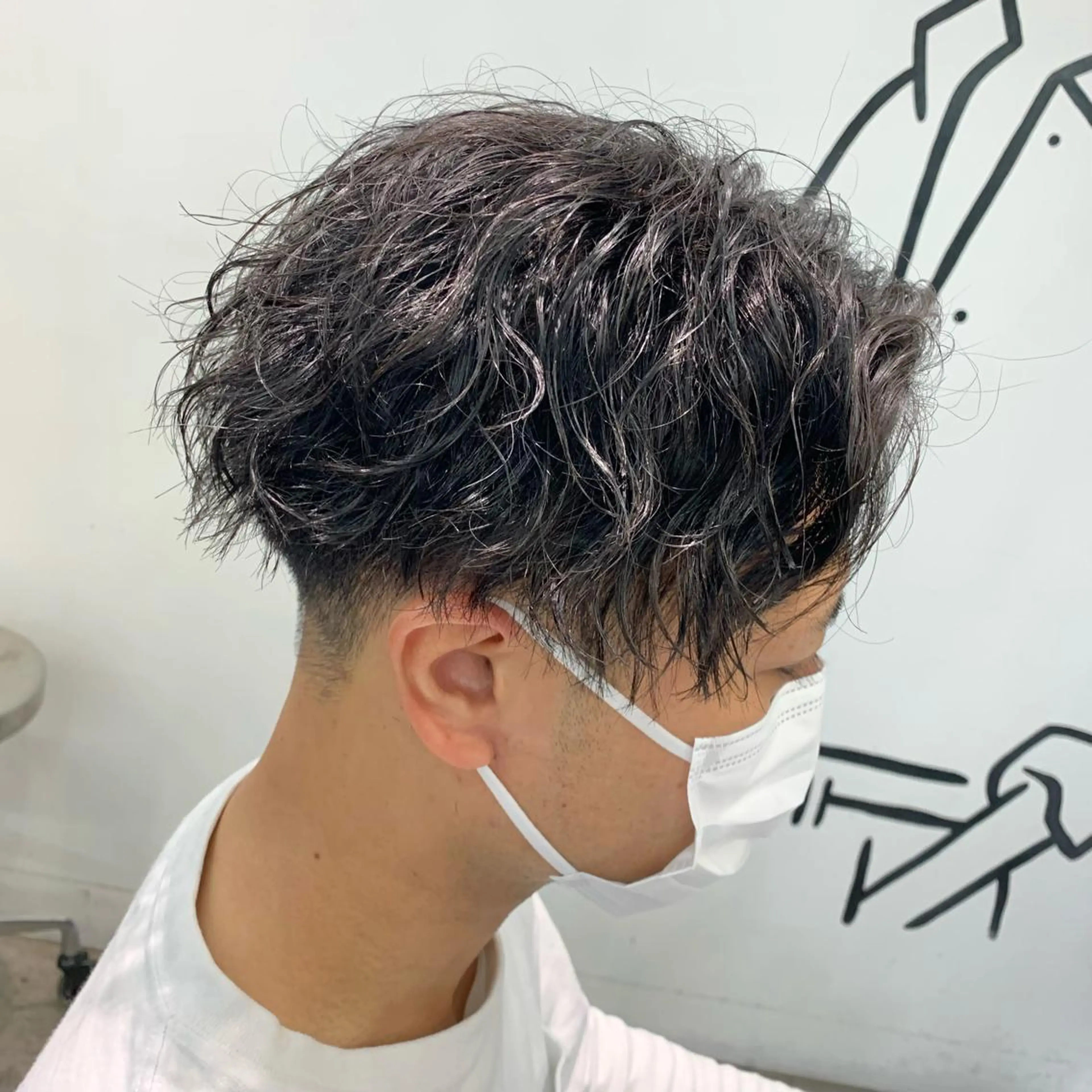ショート パーマ メンズ センターパート カット パーマ メンズ特化美容師/ 藤戸 椋のヘアスタイル