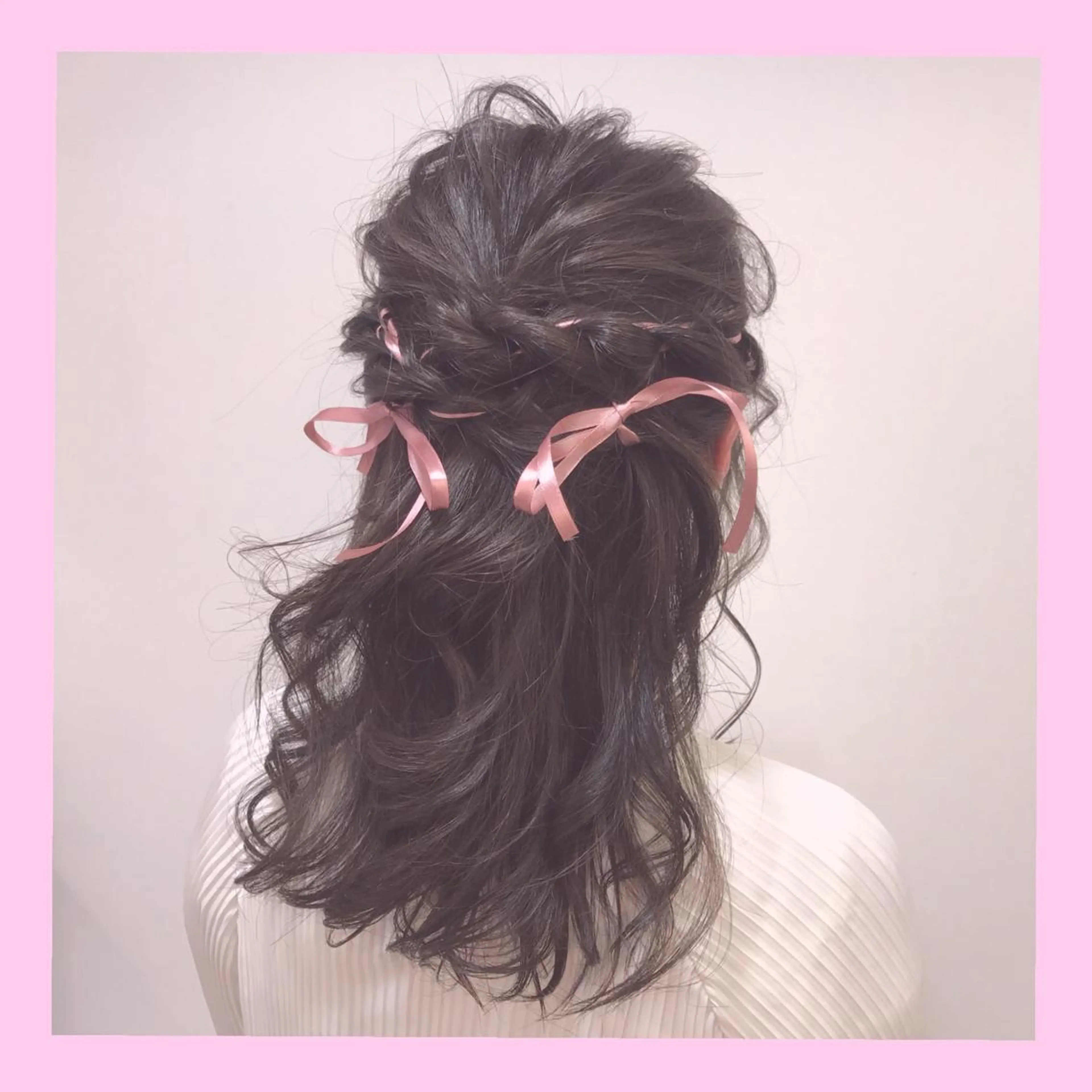 セミロング ヘアアレンジ SHIN/レイヤー カット×クロスパーマのヘアスタイル