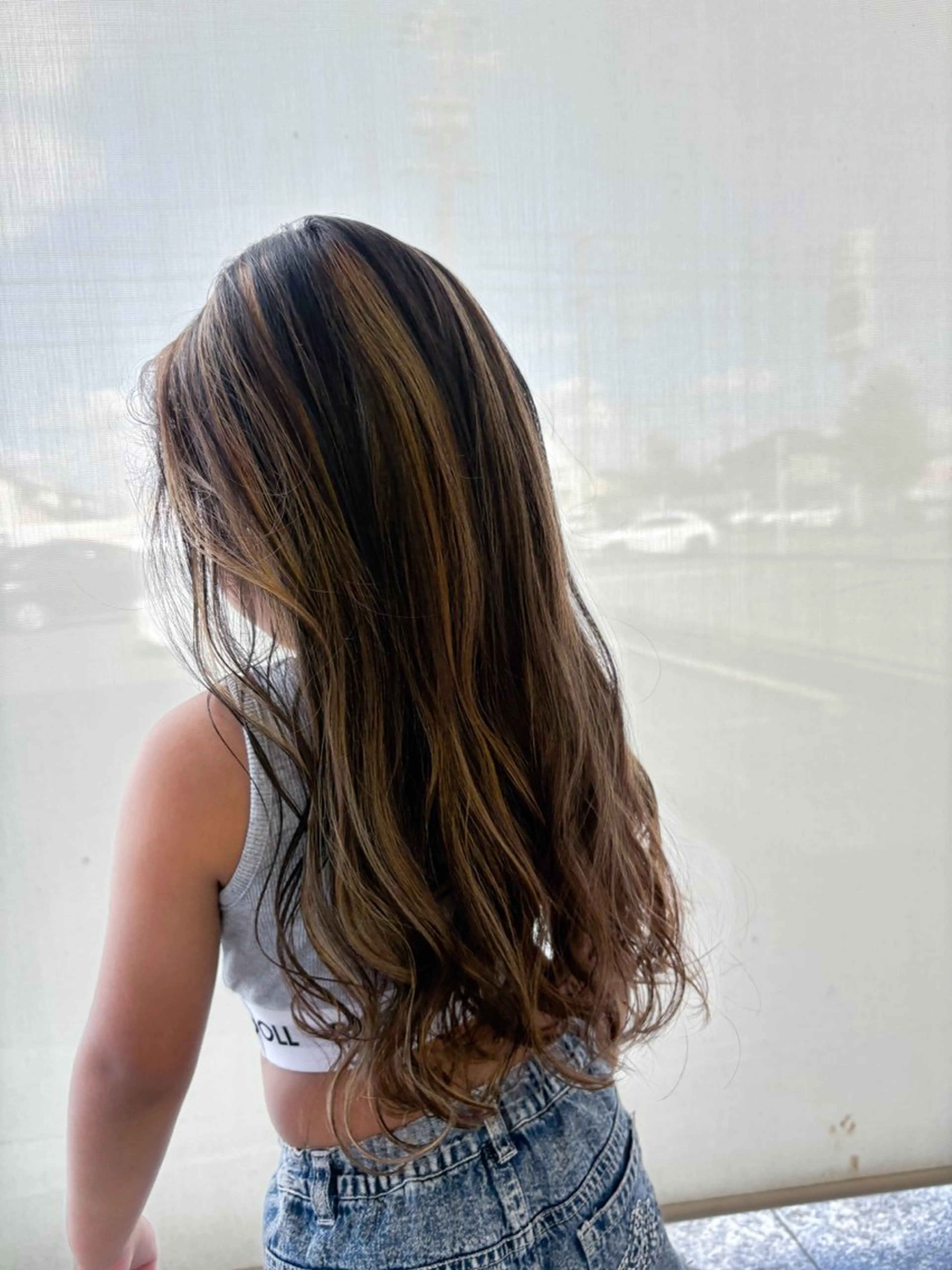 セミロング ハイライト カット ヘアカラー トリートメント ハイトーン、ブリーチ 🤍足立里湖のヘアスタイル