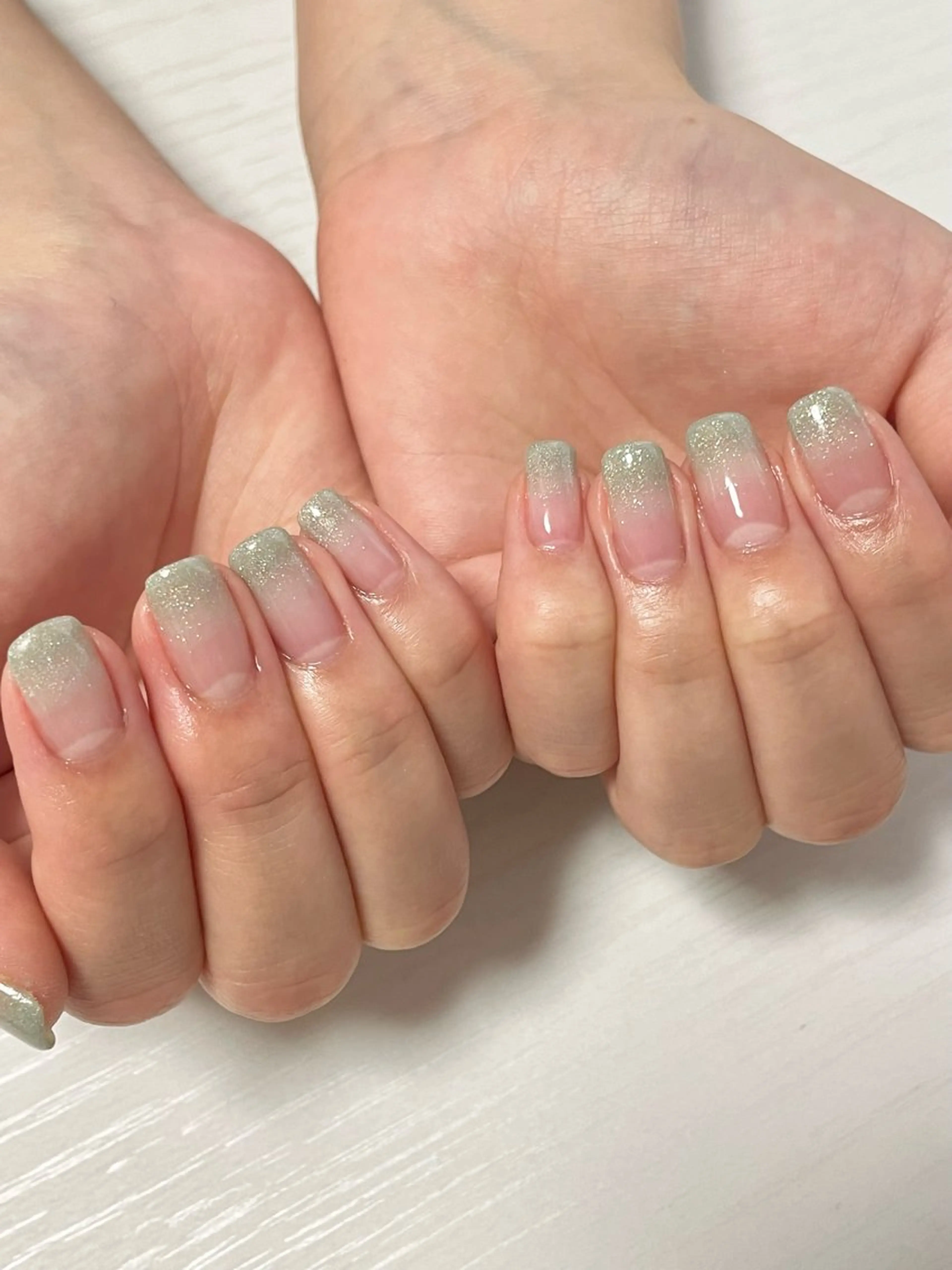 ネイル グラデーション グリーン yuki .のネイルデザイン