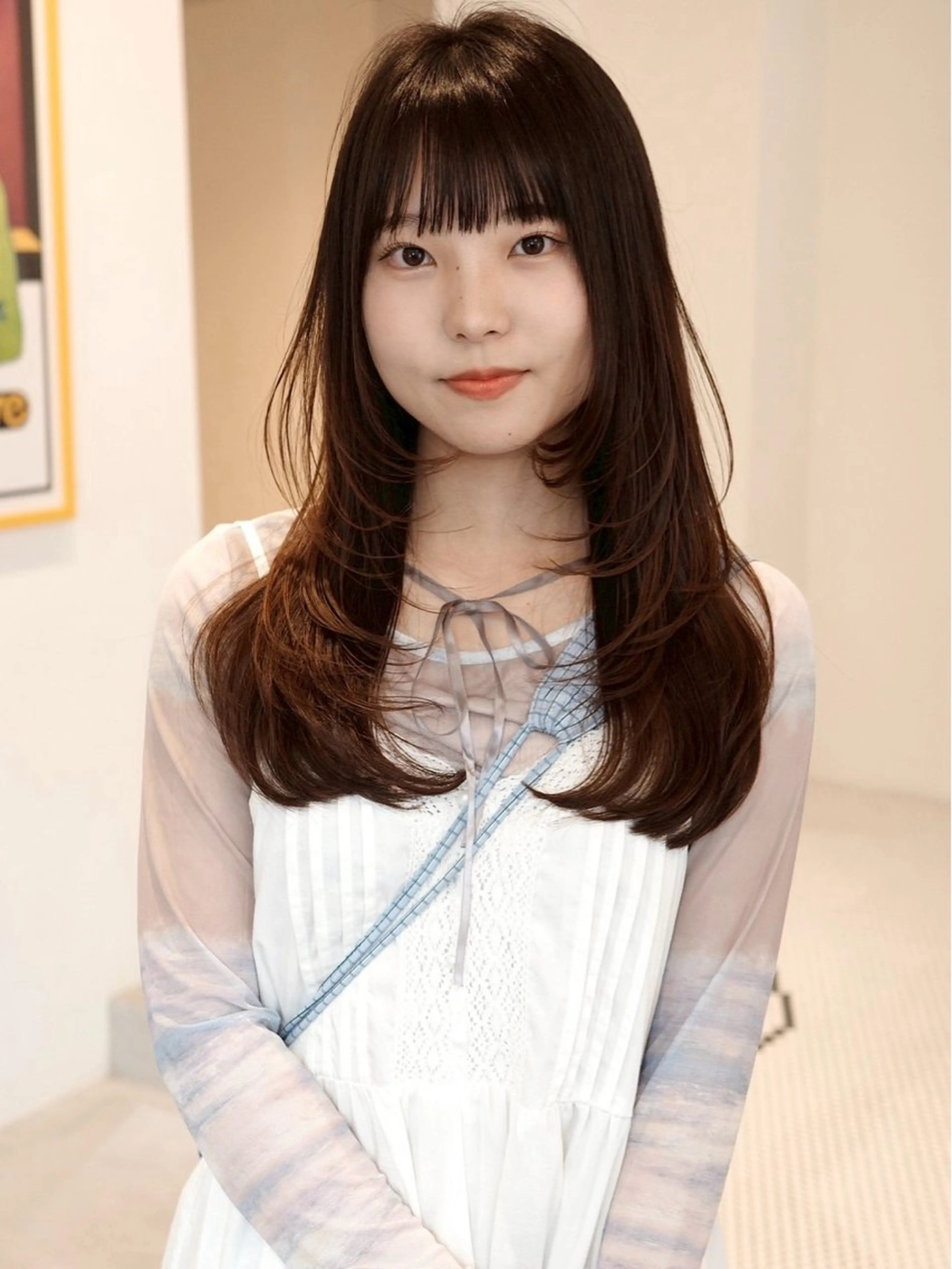 セミロング カット (h)wim ウィムのヘアスタイル