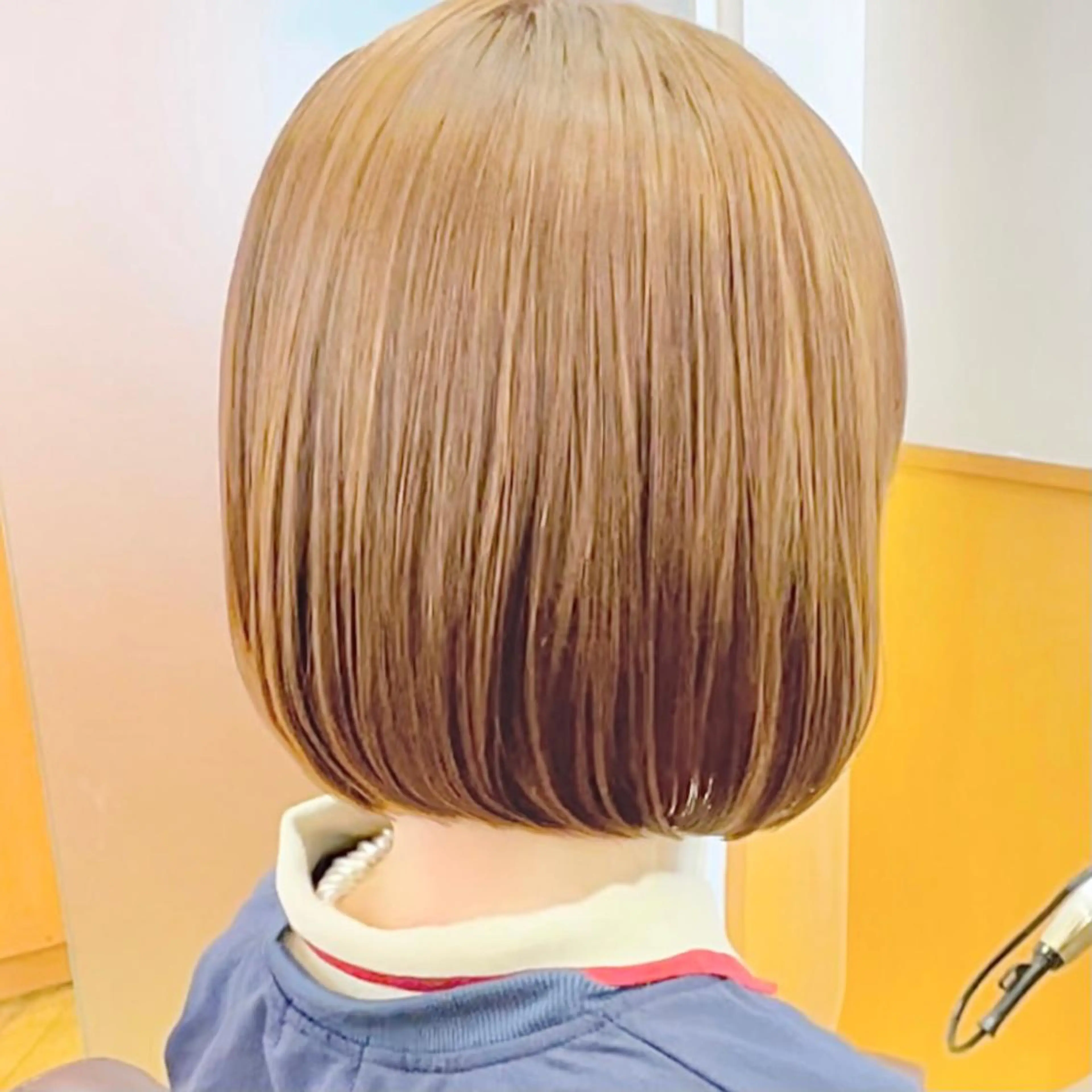 ショート カラー ヘアアレンジ キッズ 前下がりボブ ショートボブ ベージュカラー ブロンド オレンジ カット ヘアカラー トリートメント さわ きょうすけ/ ボブ髪質改善ショートのヘアスタイル