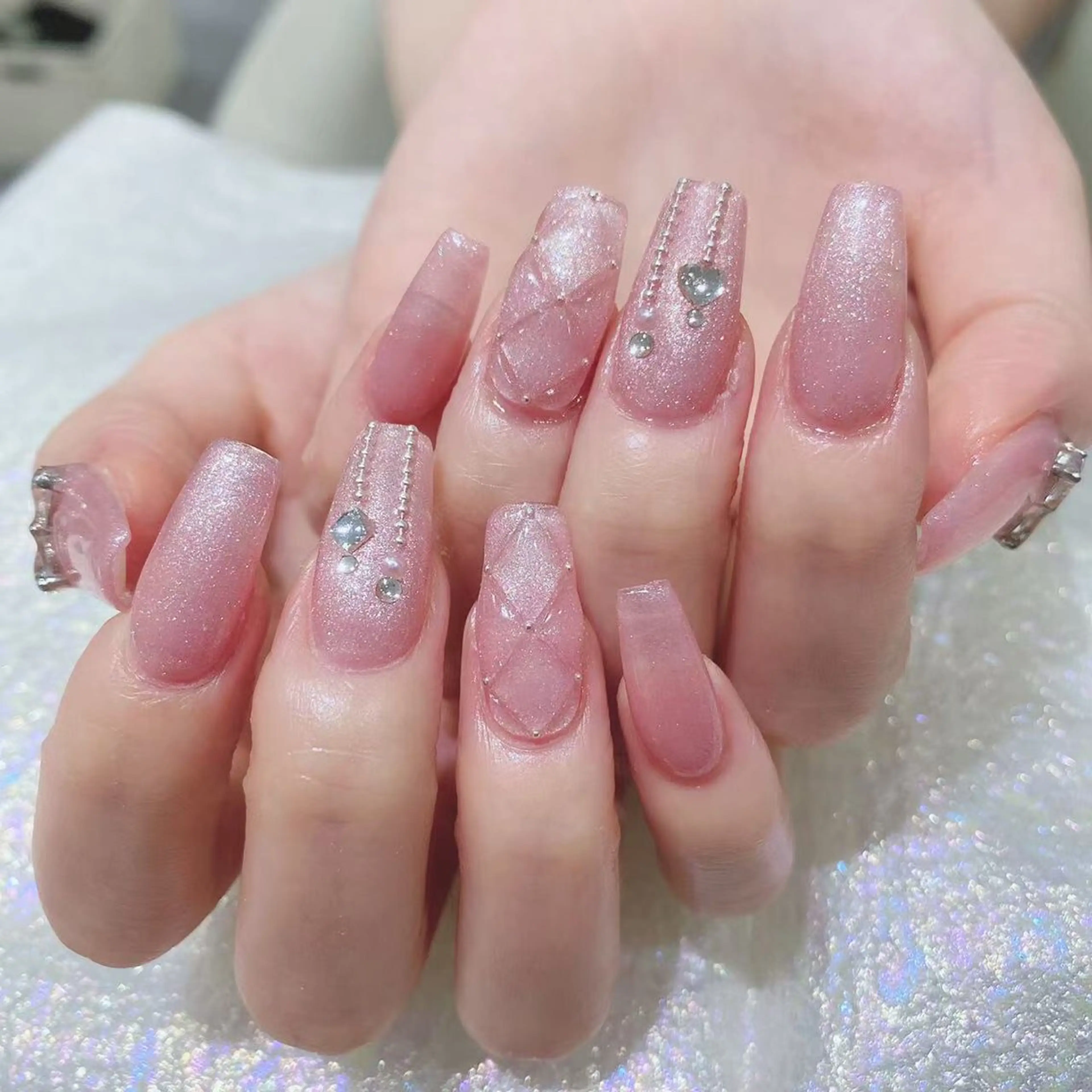 ネイル ハンドネイル Queens テイのネイルデザイン