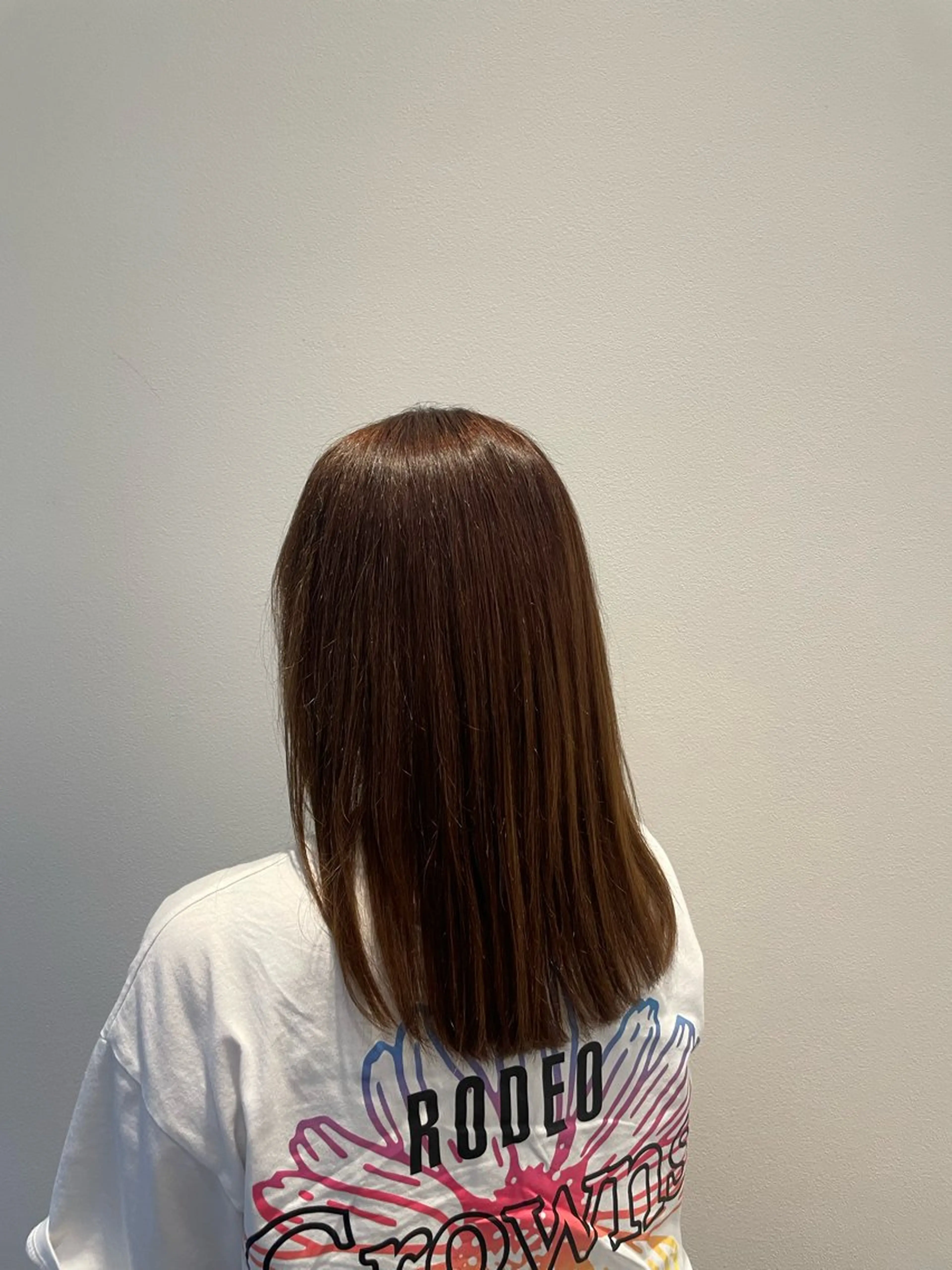 セミロング カラー ブラウンカラー ヘアカラー 磯引 美菜のヘアスタイル