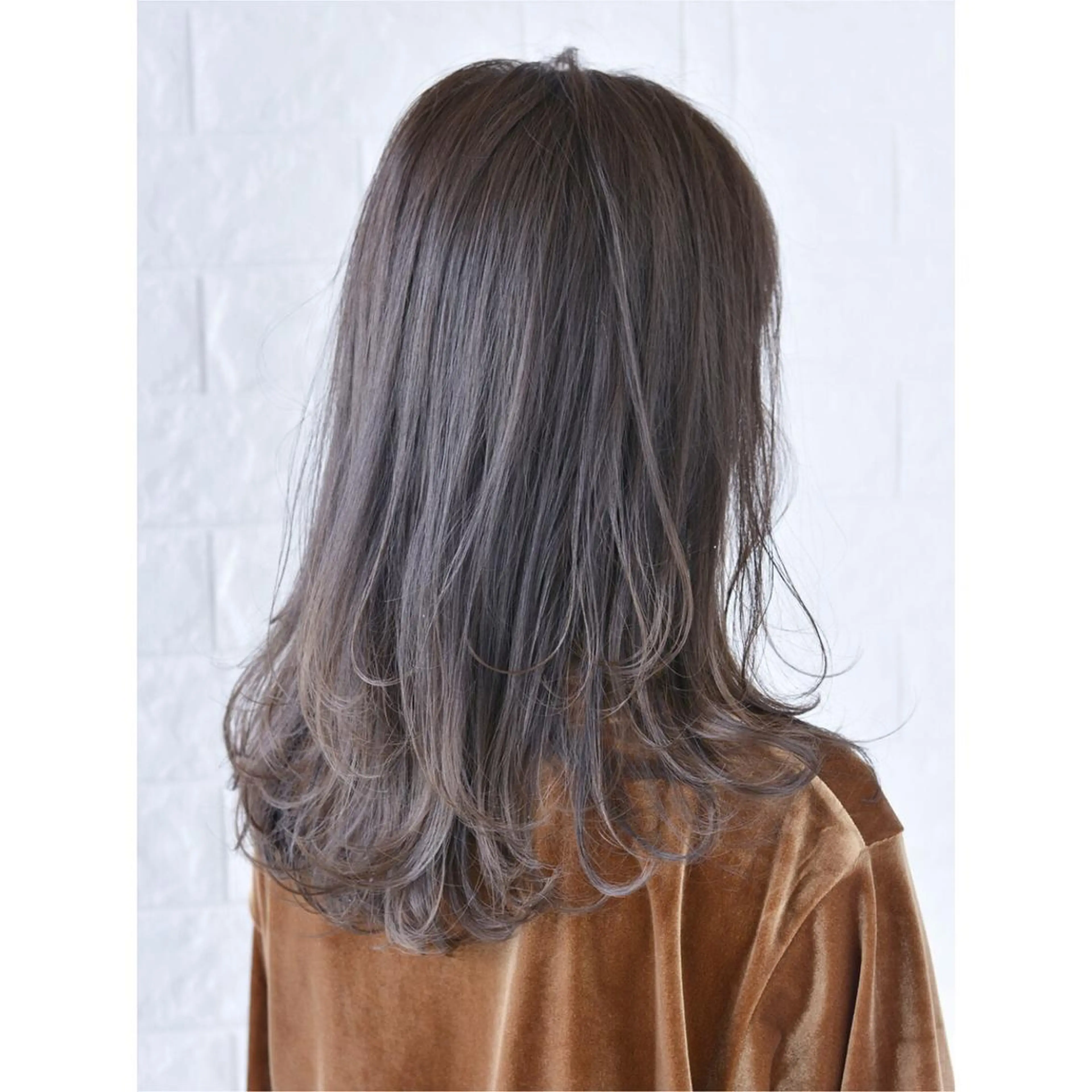 ミディアム カラー アッシュ 透明感カラー イルミナカラー KIZU 髪質改善 オカルト怪談のヘアスタイル