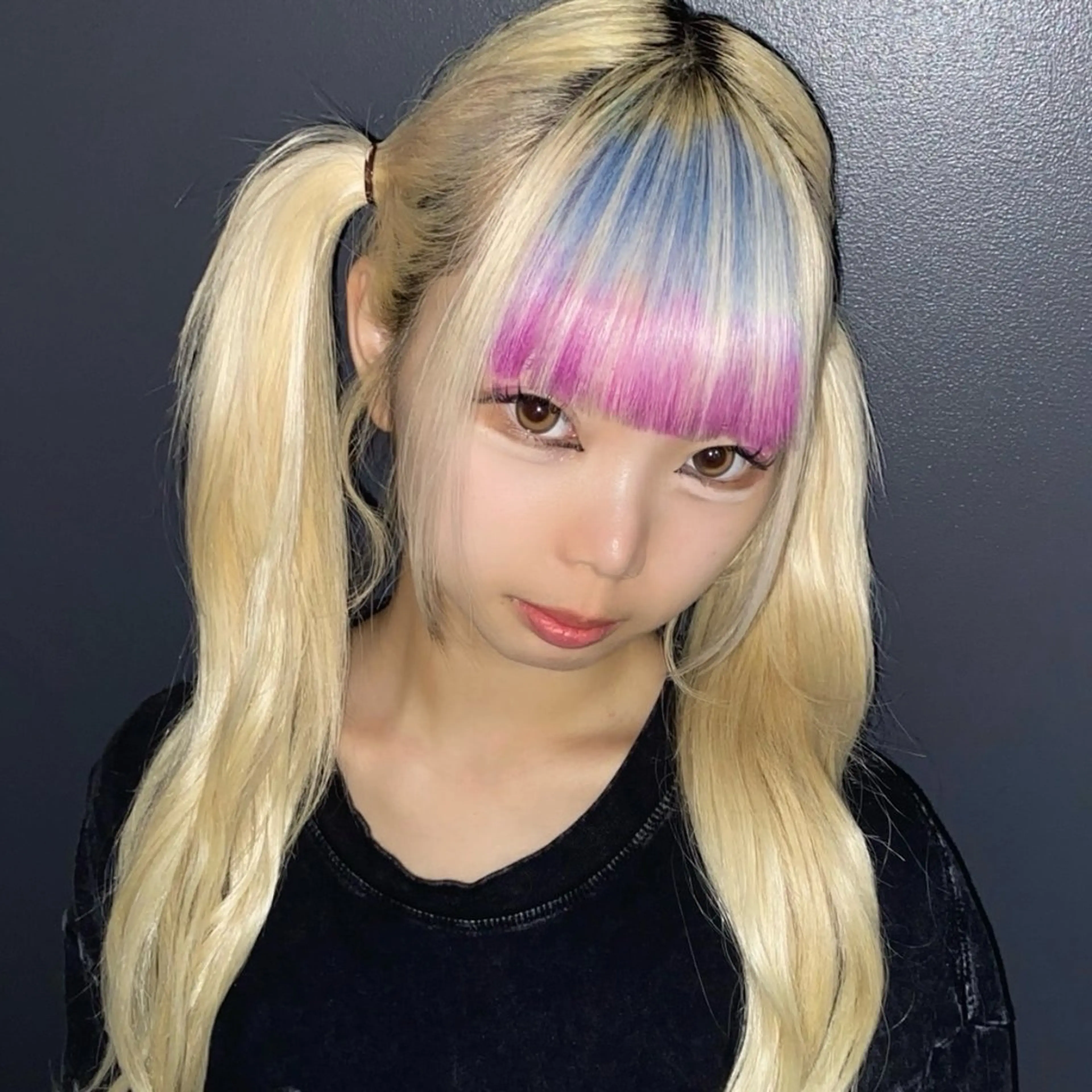 ロング カラー ヘアカラー ★デザインカラー ハイトーン ももか★のヘアスタイル