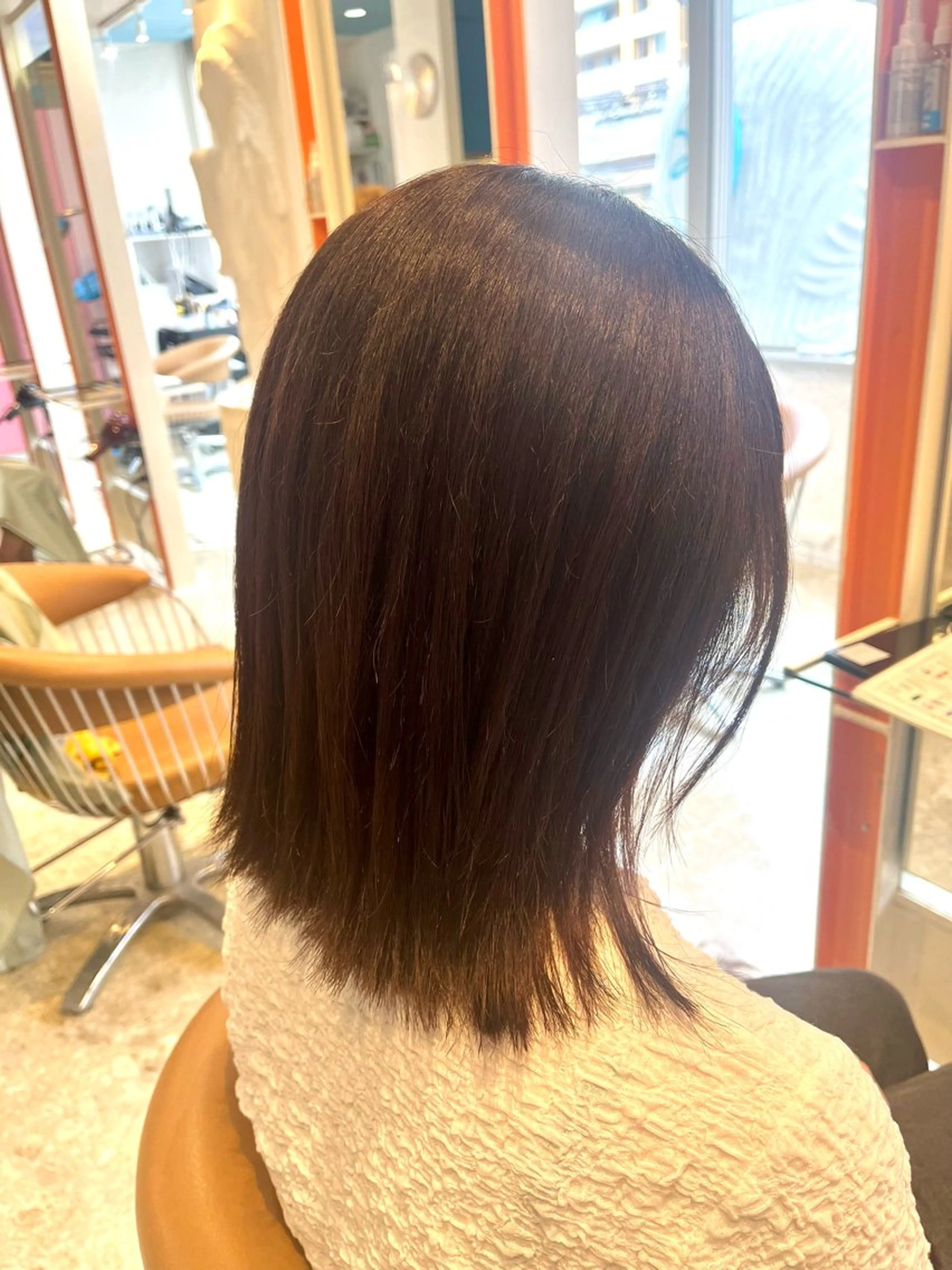 ミディアム カット ヘアカラー トリートメント うしだ かおるのヘアスタイル