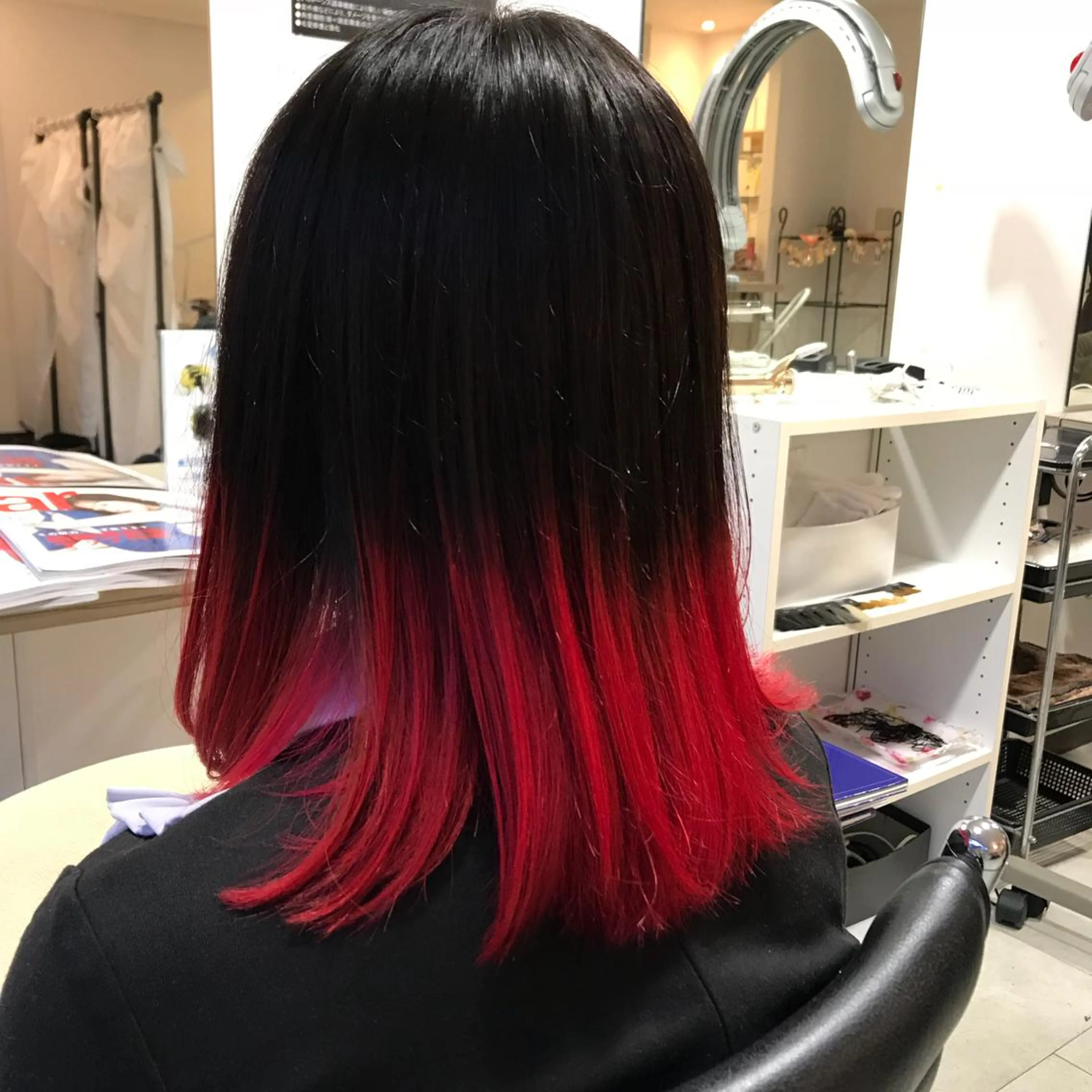 セミロング カラー レッドカラー ヘアカラー 長谷川 誠志のヘアスタイル