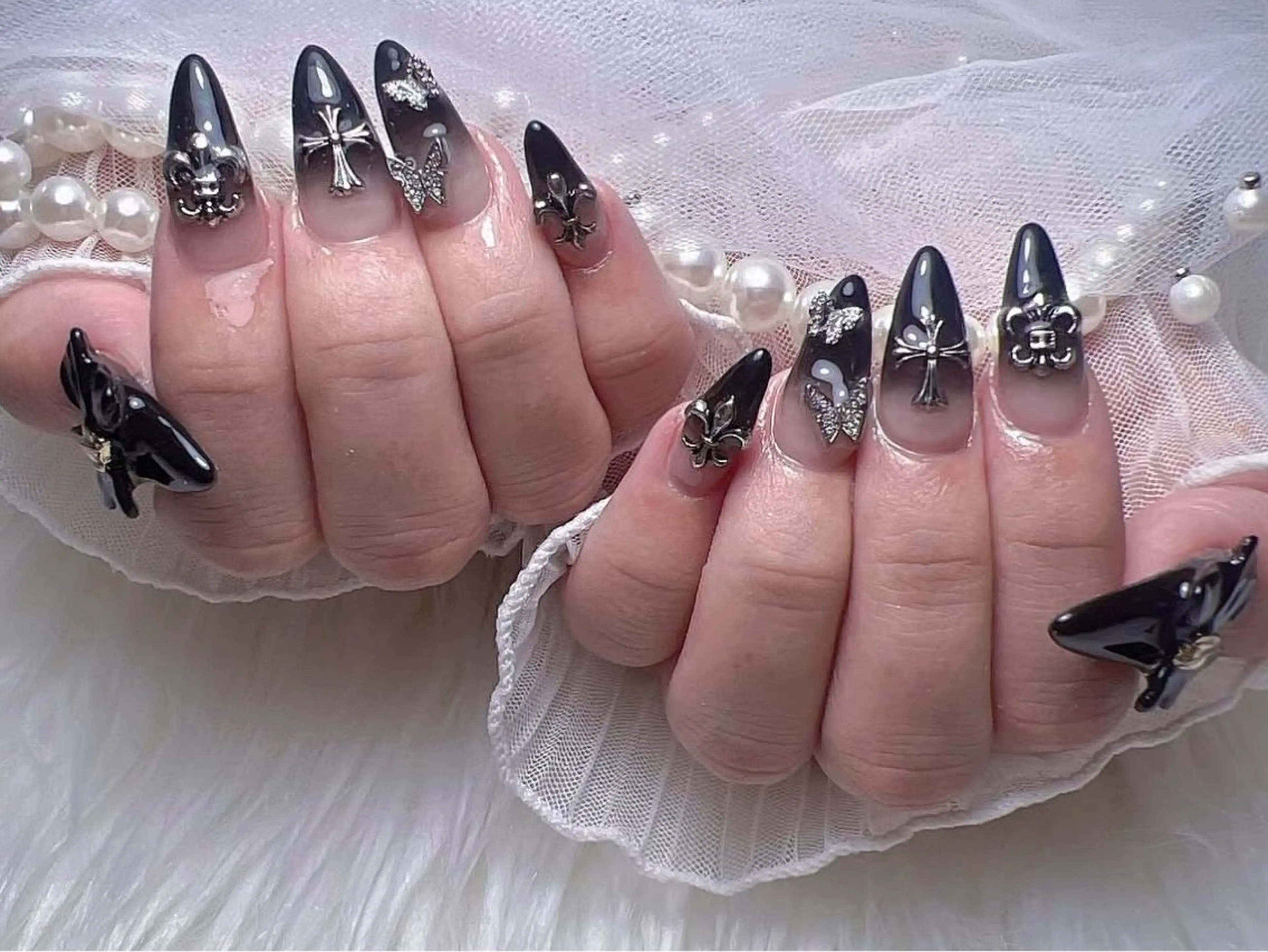 ネイル アニマル柄 ボルドー ブラウン チークネイル フレンチネイル ハンドネイル Rin Nailのネイルデザイン