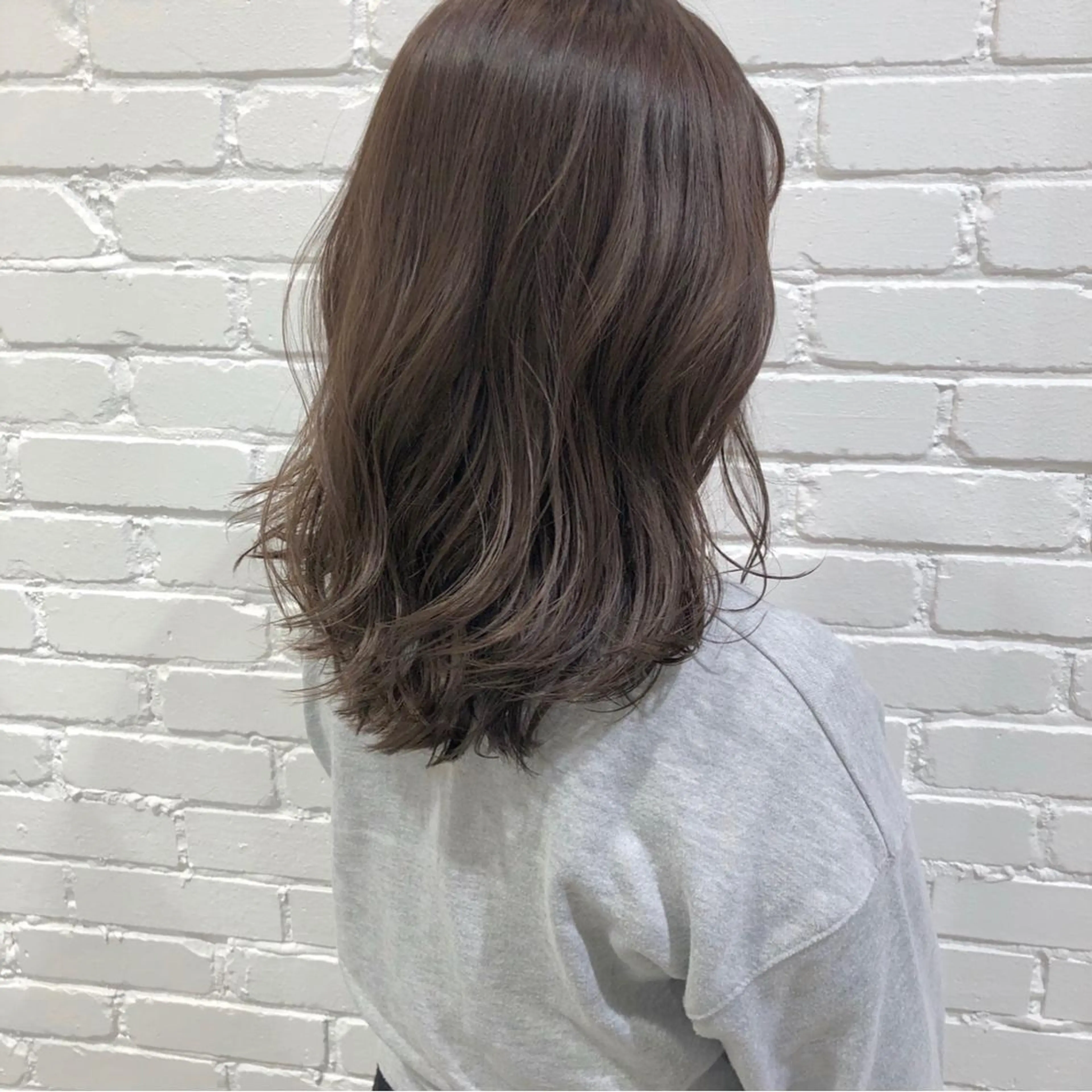 セミロング アッシュ アッシュブラウン 松本 麻里奈のその他イメージ