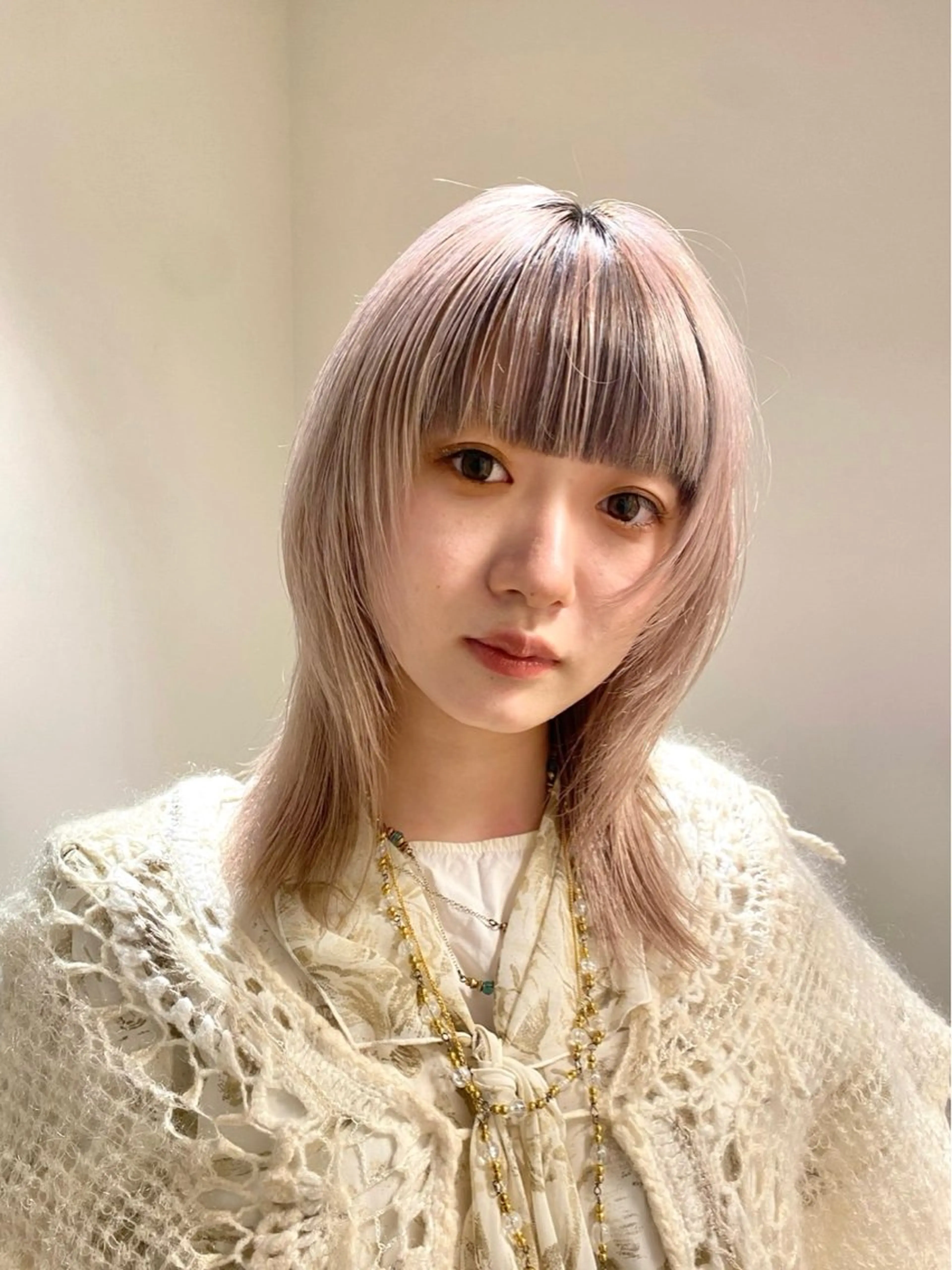 ショート カラー 梅田のブリーチ特化 美容師KAI🥰のヘアスタイル