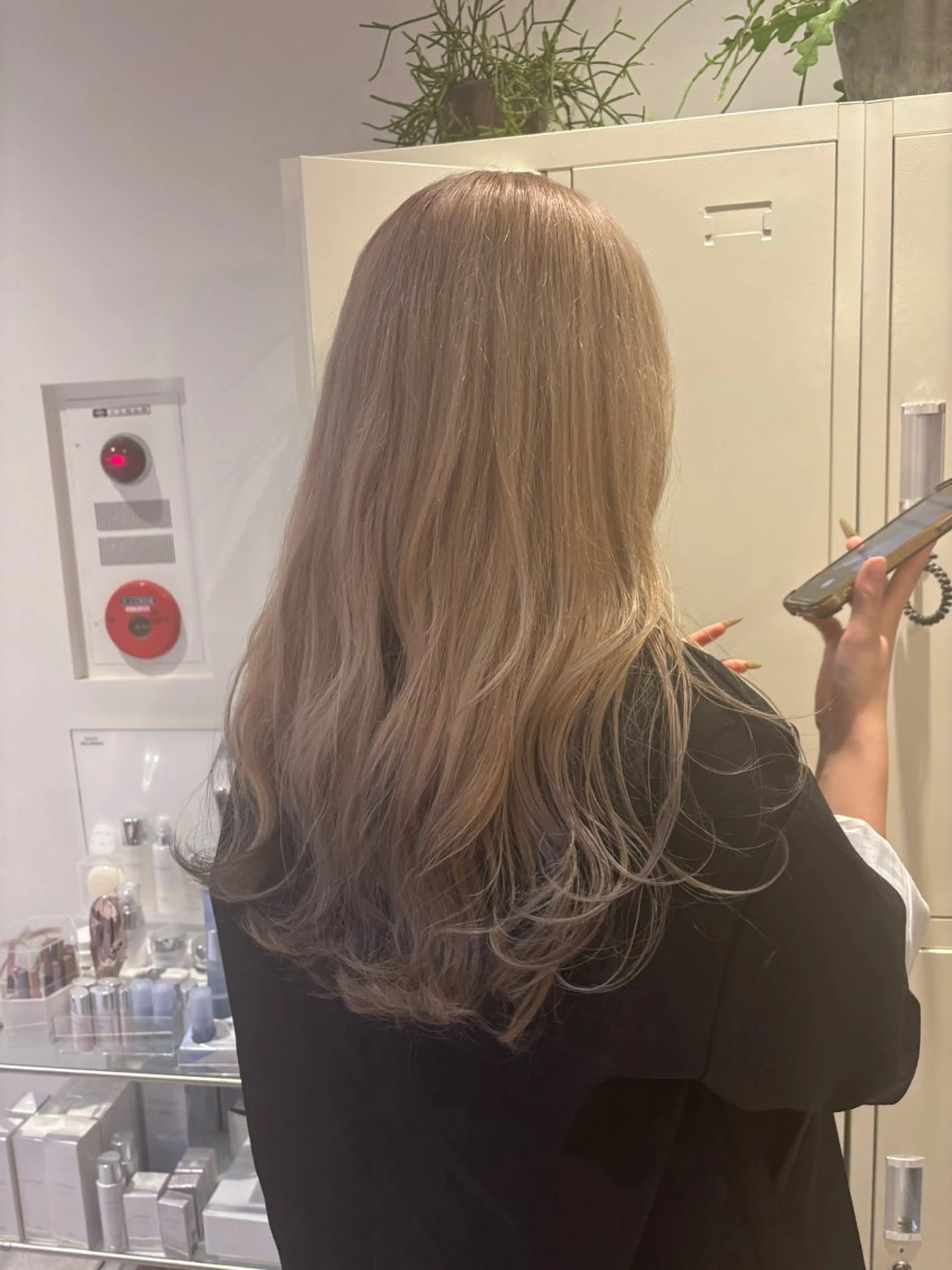 セミロング カラー カット ヘアカラー 似合わせスタイル： 叶夢のヘアスタイル