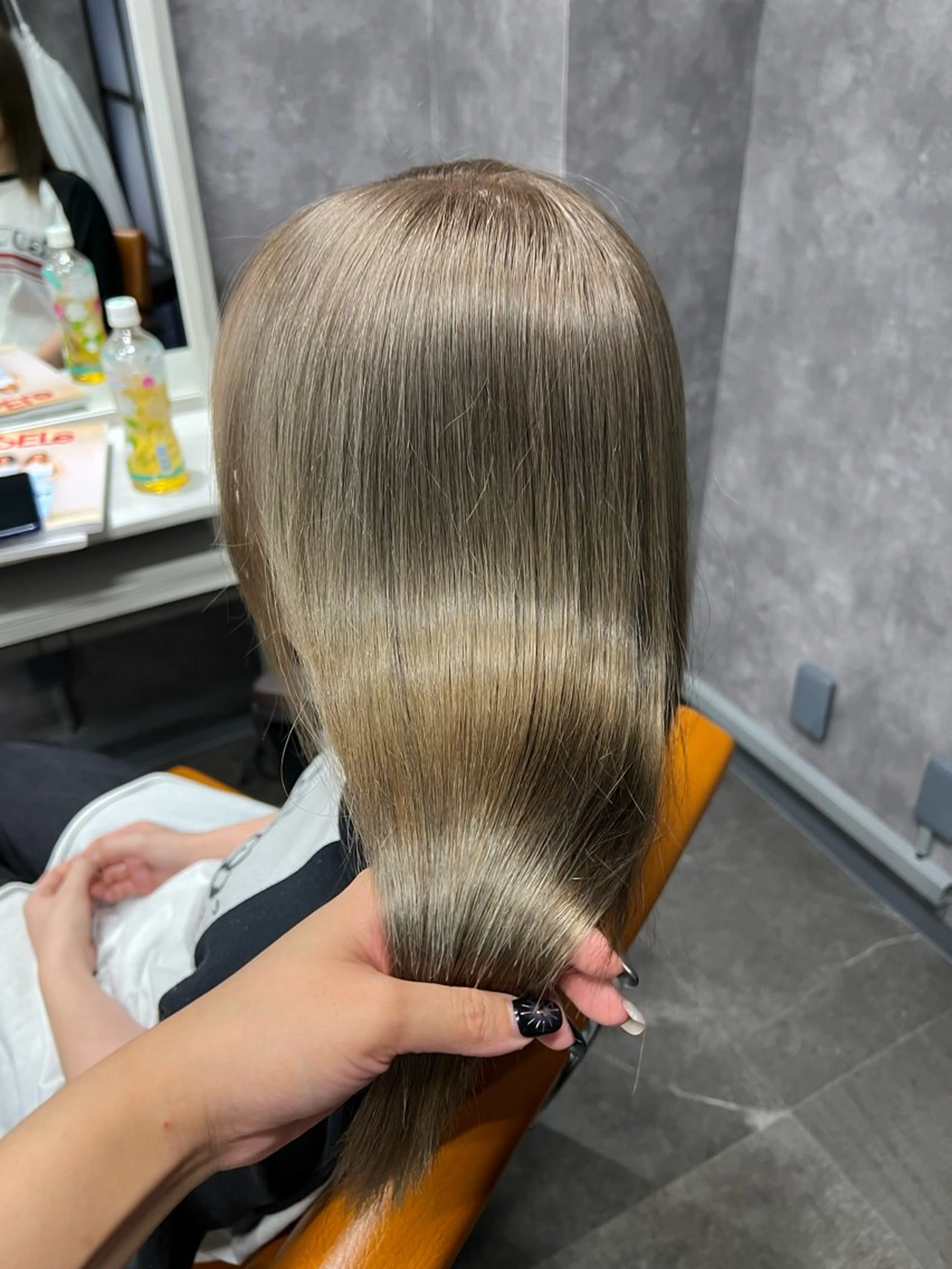 ミディアム カラー 色落ち可愛い艶ハイト ーン🧊AZUKIのヘアスタイル