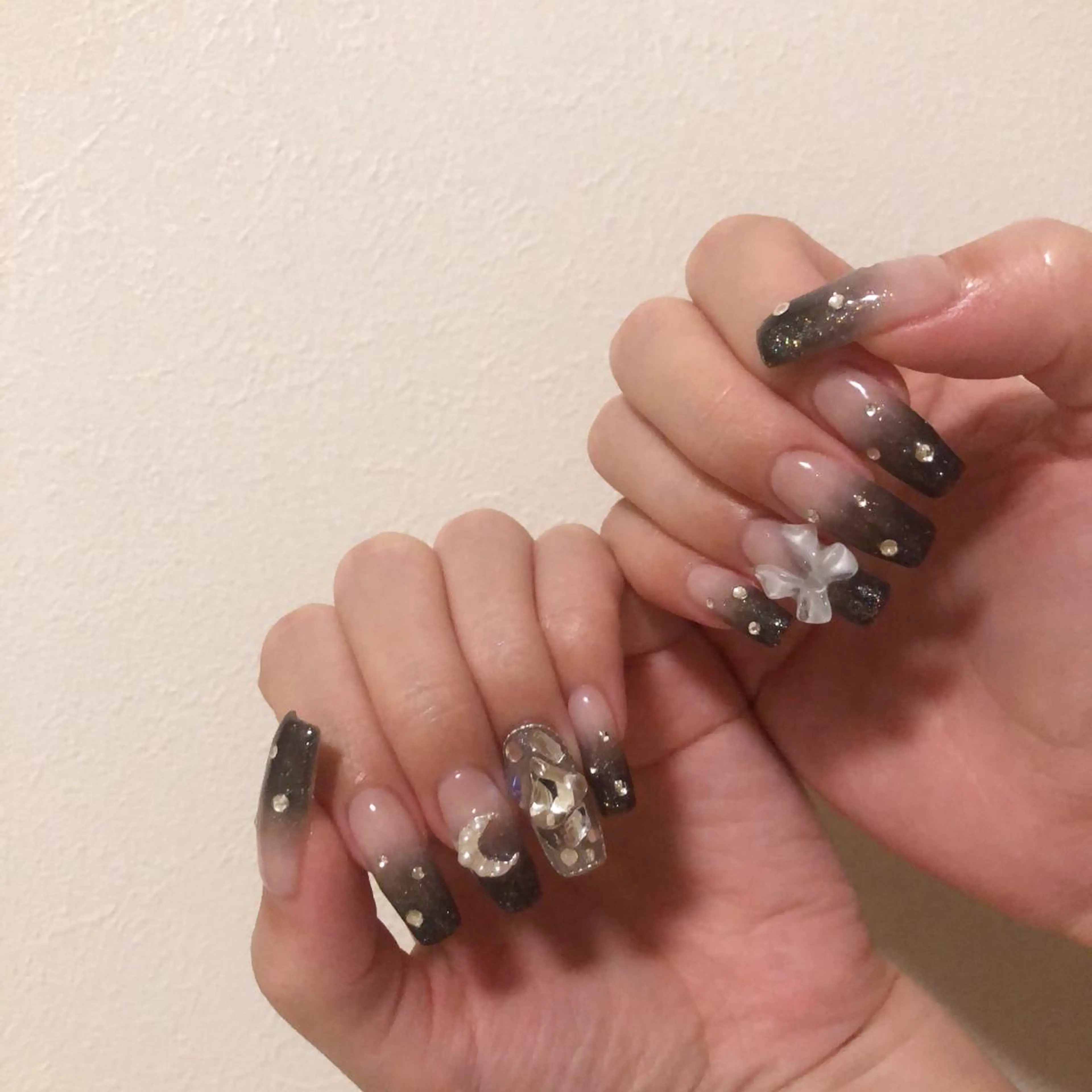 ネイル ハンドネイル ViViA momokaのネイルデザイン