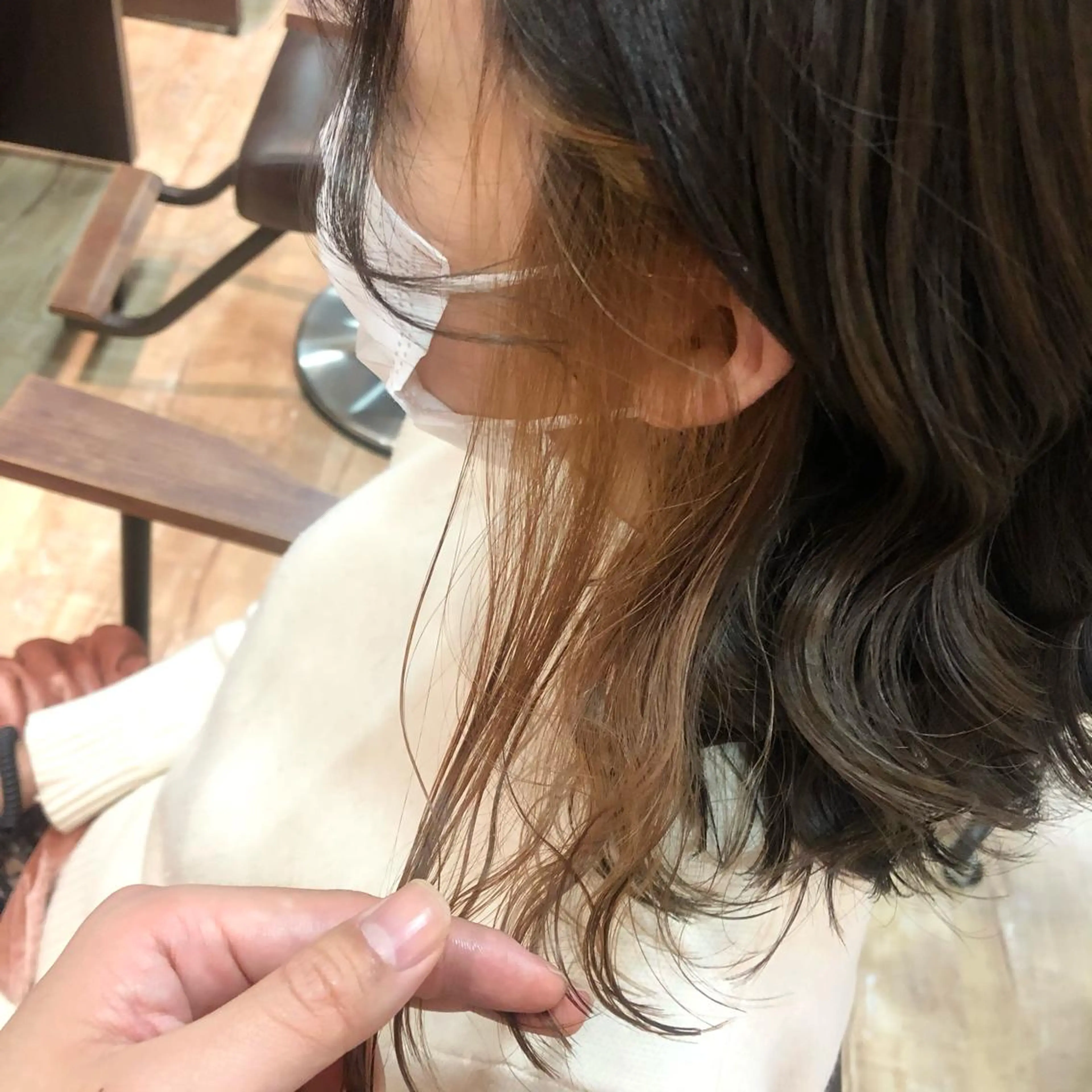 ミディアム カラー ベージュカラー イヤリングカラー ミルクティーベージュ 大阪長居🌱野見山 卓也のヘアスタイル