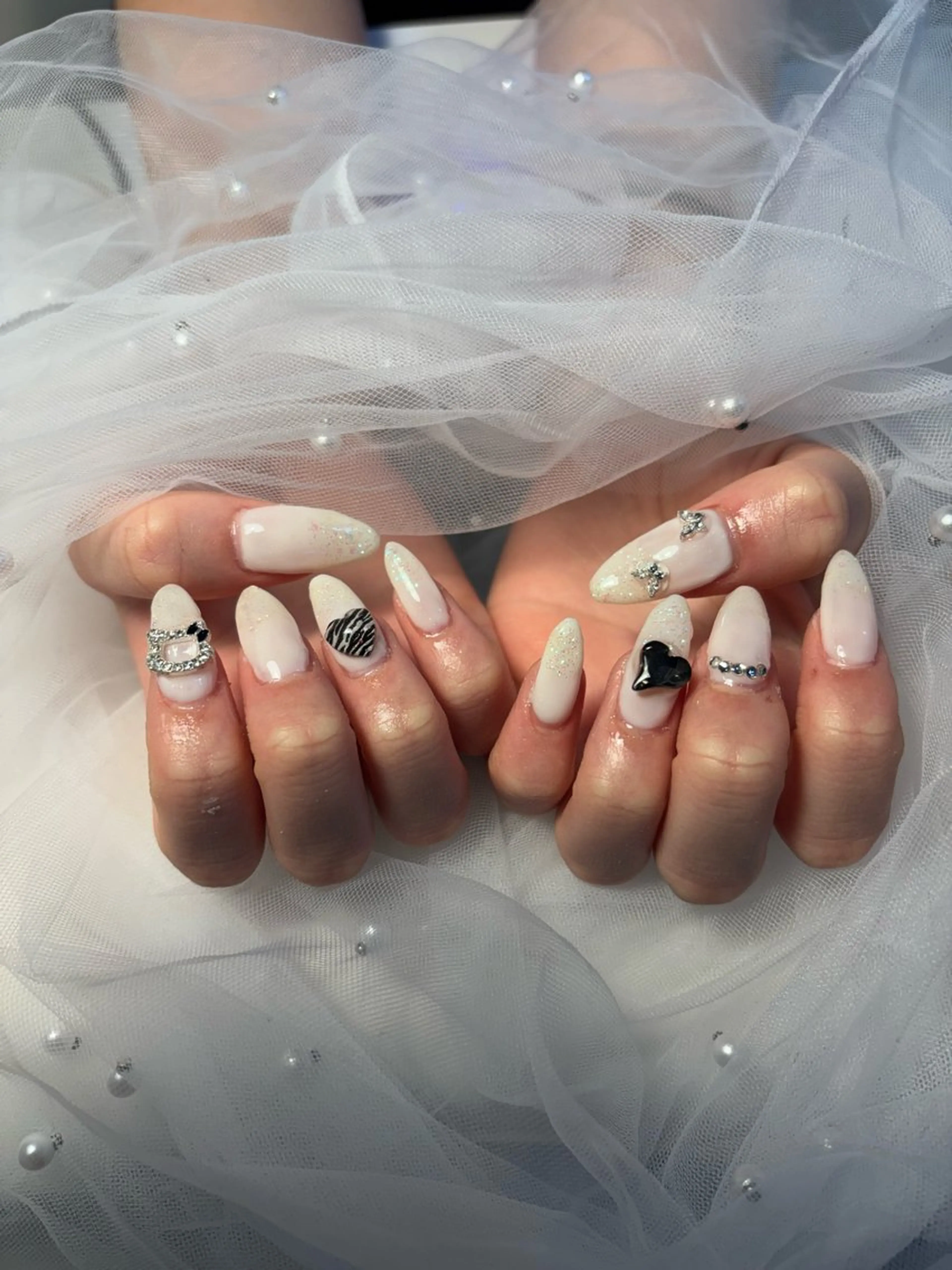 ネイル フラッシュネイル フットネイル フレンチネイル ジェルネイル ガラスフレンチ ハンドネイル Nail salon Natulalのネイルデザイン