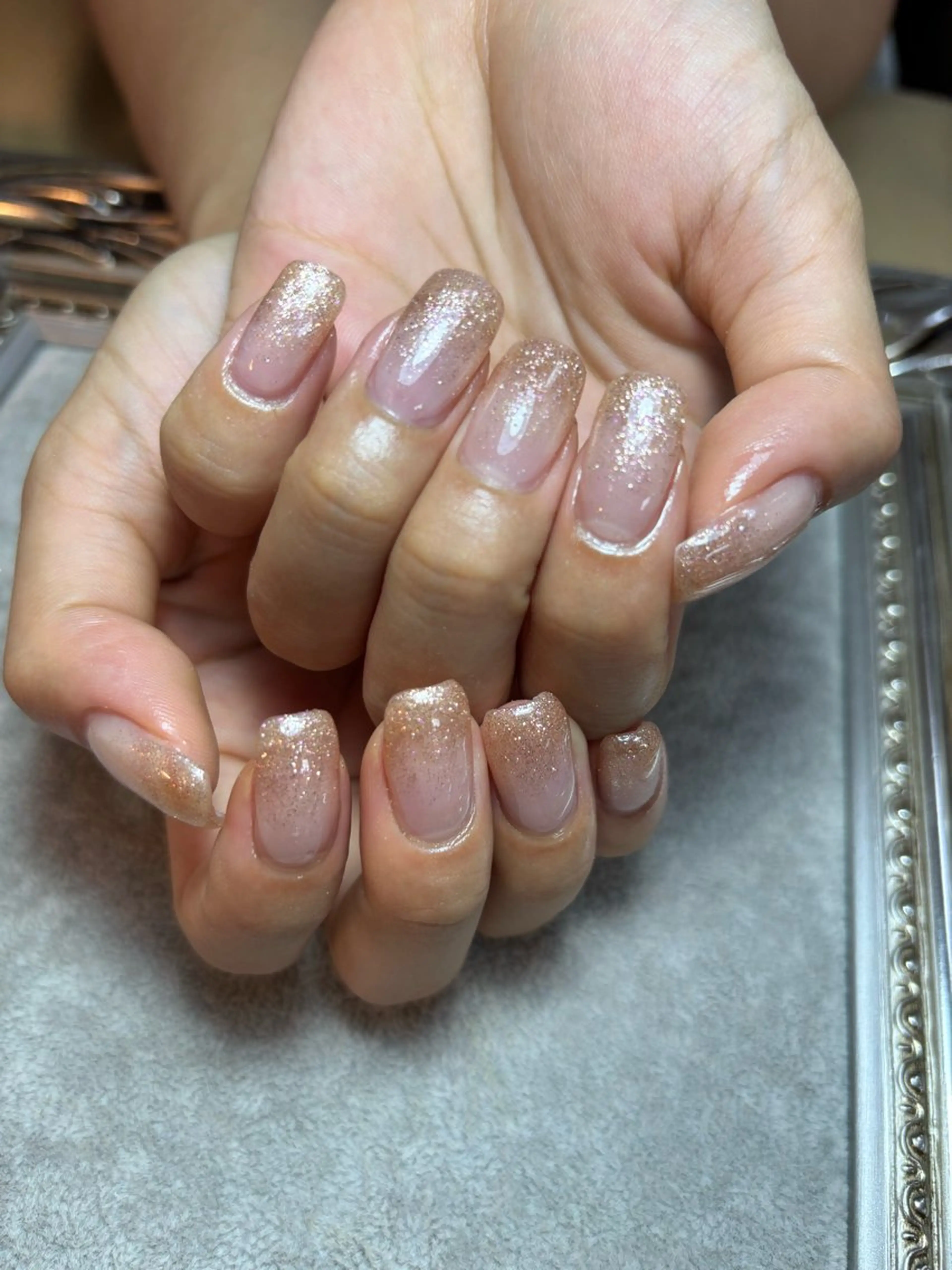 ネイル グラデーション キラキラネイル ラメ(グリッター) ラメグラデーション オフィスネイル ハンドネイル MKY salonのネイルデザイン