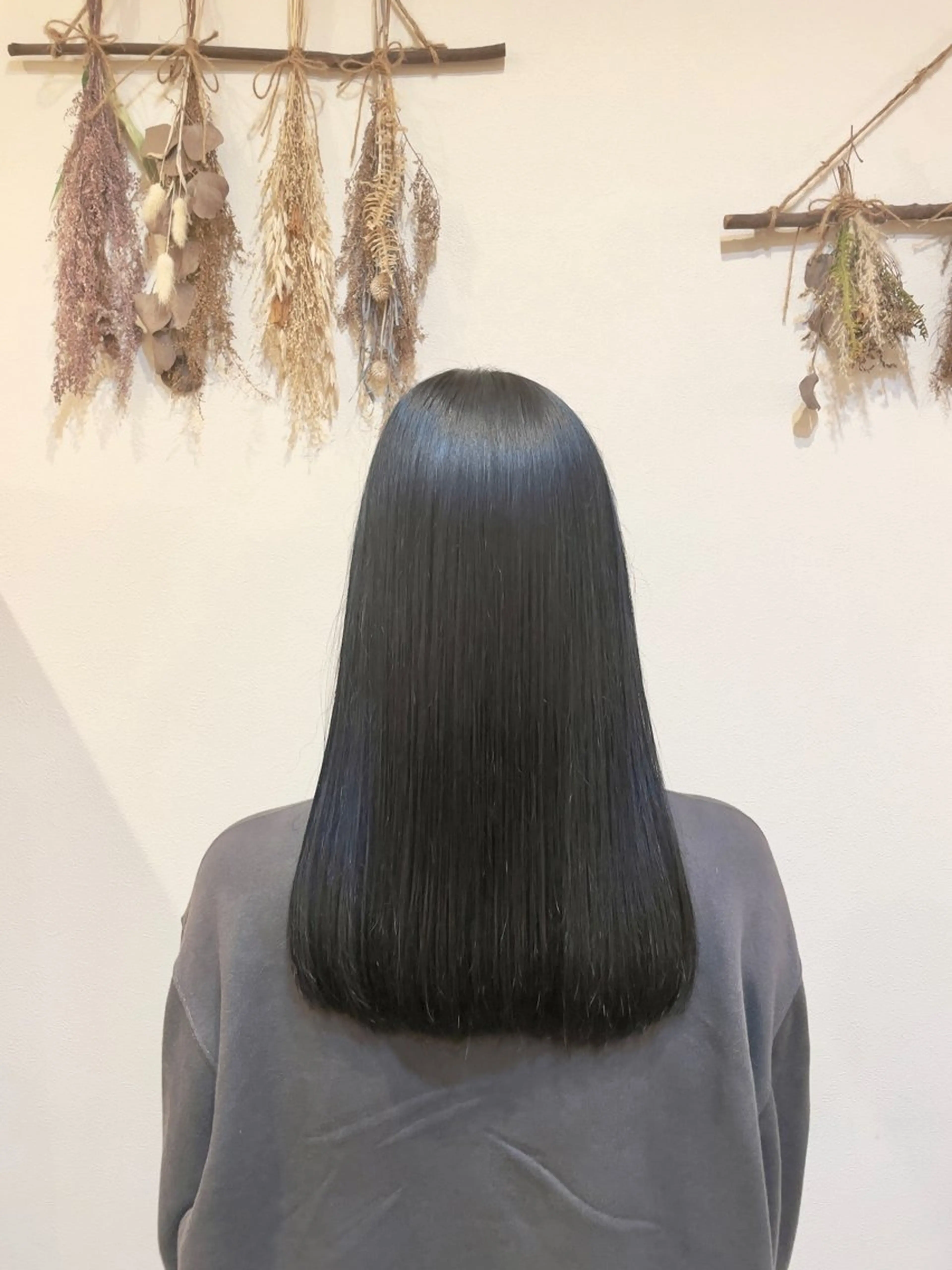 ロング カラー 黒髪 ブリーチ GARDEN es 緑井店所属・中村 樹菜のヘアスタイル